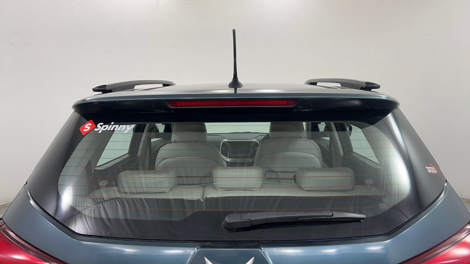 Used 2023 Mahindra XUV 300 W8 (O) 1.2 Petrol AMT Petrol Automatic exterior BACK WINDSHIELD VIEW