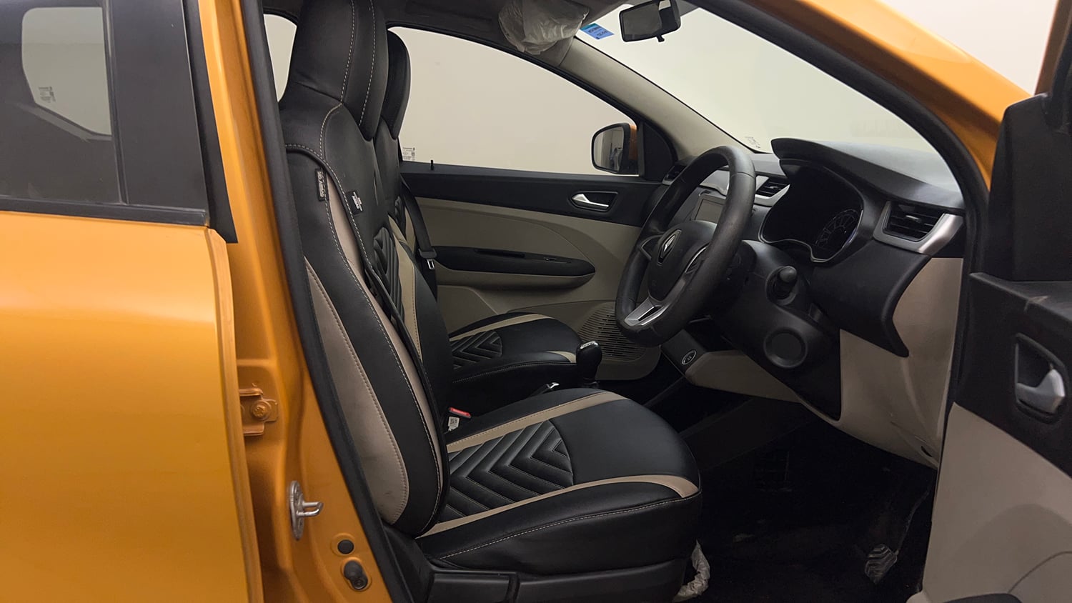 Used 2021 Renault Triber RXZ EASY-R AMT Petrol Automatic interior RIGHT SIDE FRONT DOOR CABIN VIEW