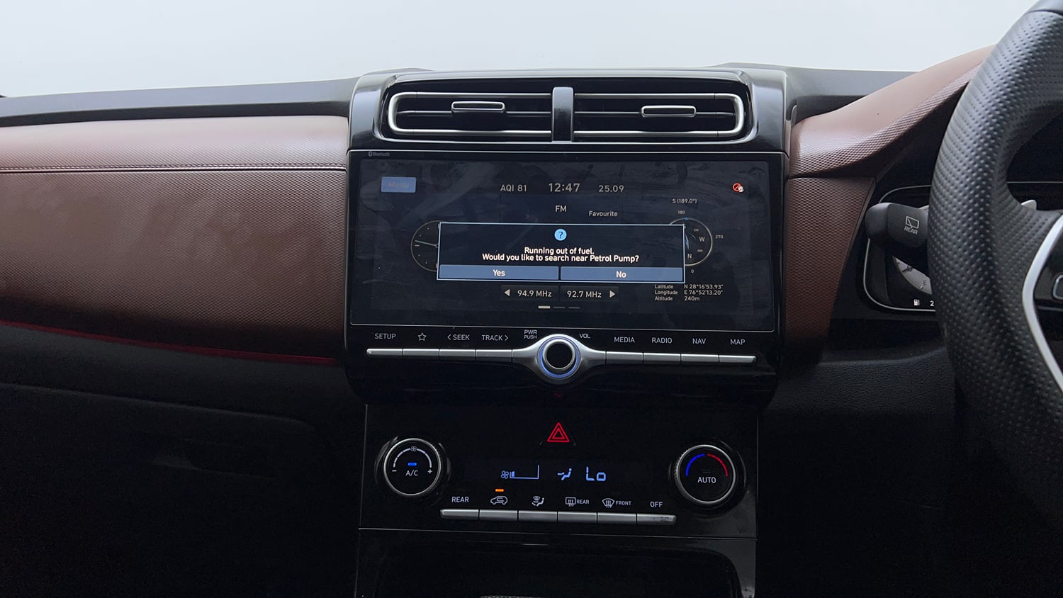 Used 2022 Hyundai Alcazar Platinum (O) 7 Seater 1.5 Diesel AT Diesel Automatic interior MUSIC SYSTEM & AC CONTROL VIEW
