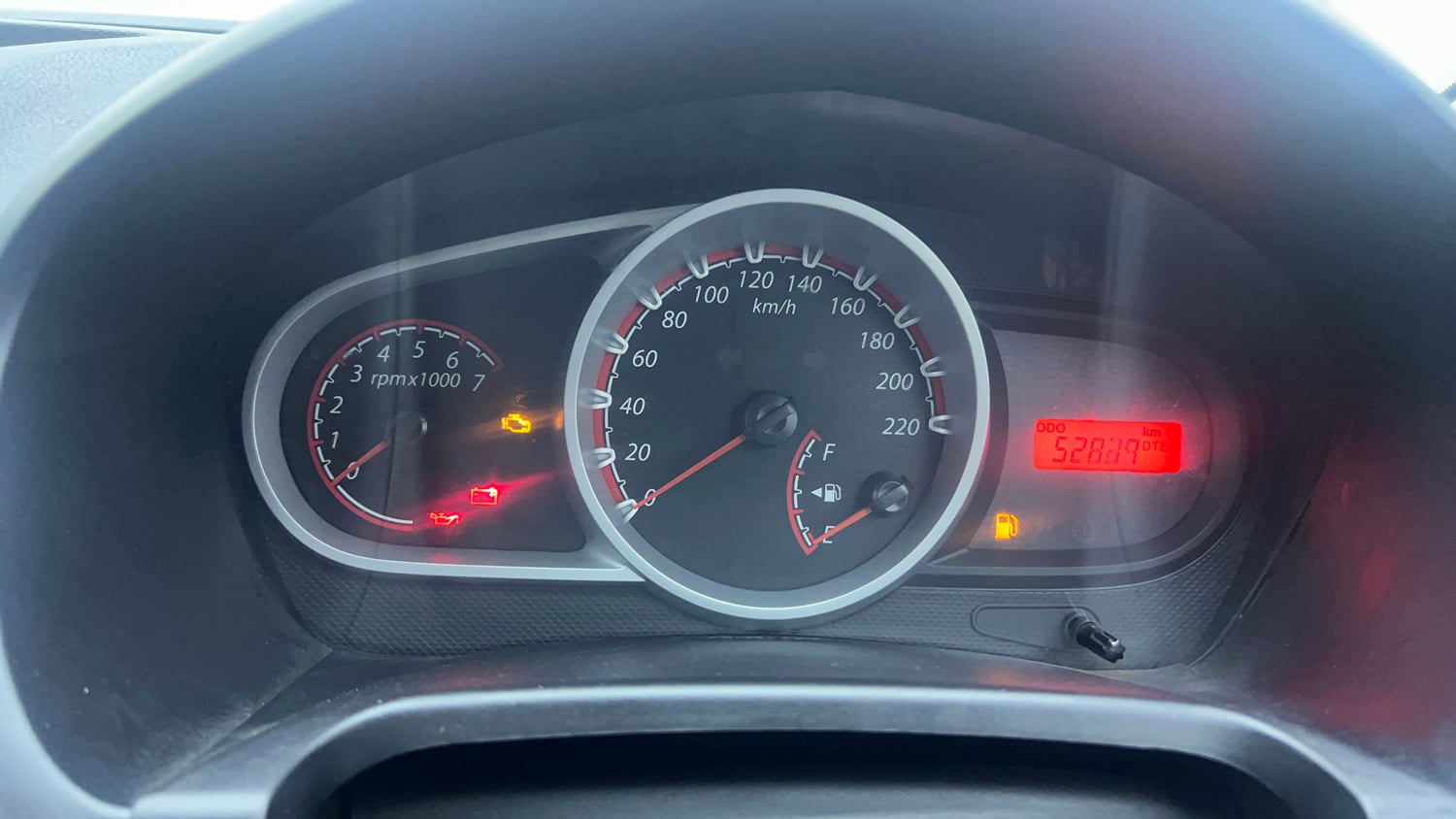 Used 2014 Ford Figo Duratec Petrol ZXI 1.2 Petrol Manual interior CLUSTERMETER VIEW