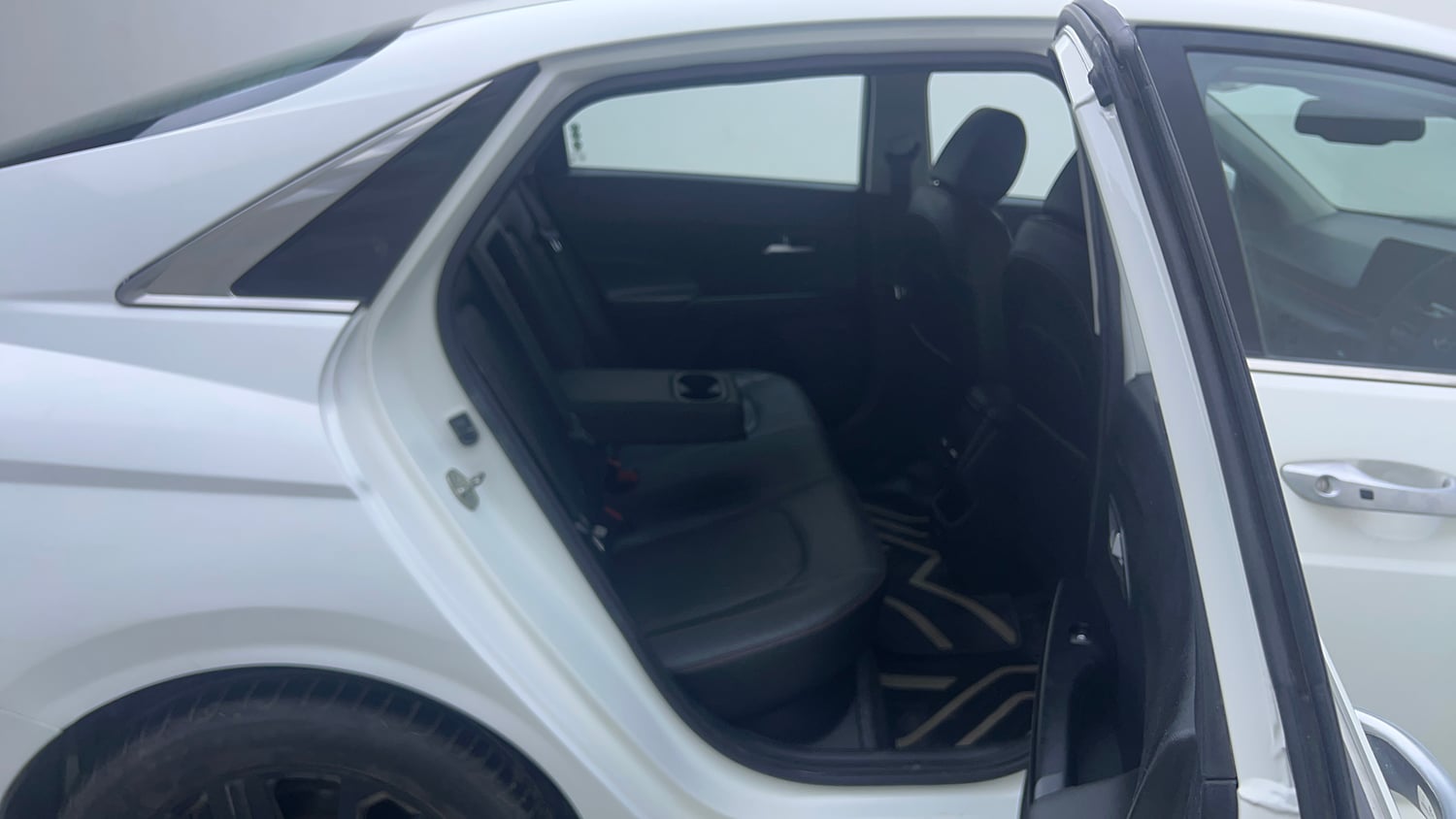 Used 2023 Hyundai Verna SX (O) 1.5 Turbo Petrol DCT Petrol Automatic interior RIGHT SIDE REAR DOOR CABIN VIEW