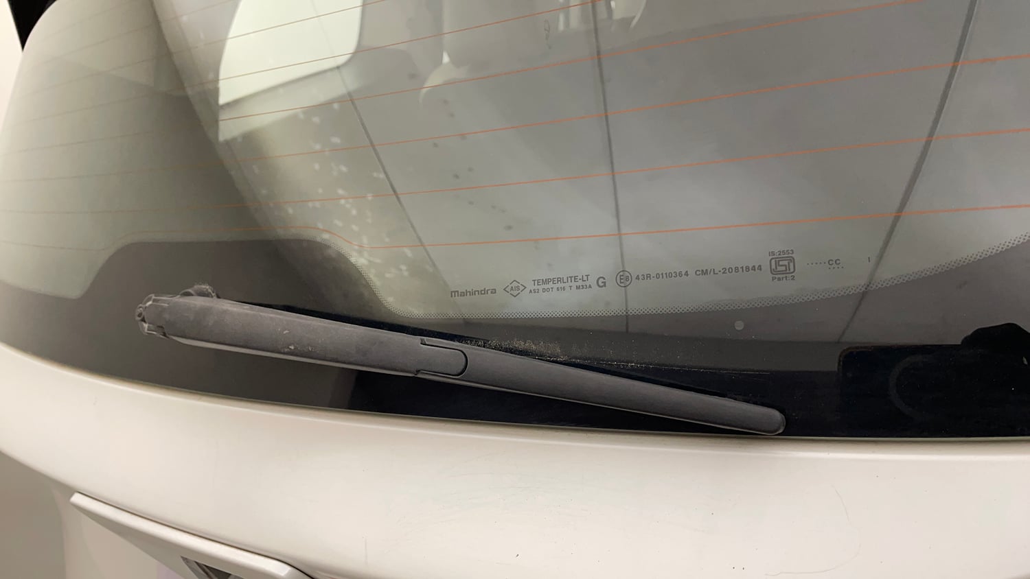 Used 2022 Mahindra XUV700 AX 3 Petrol MT 5 STR Petrol Manual top_features Rear wiper