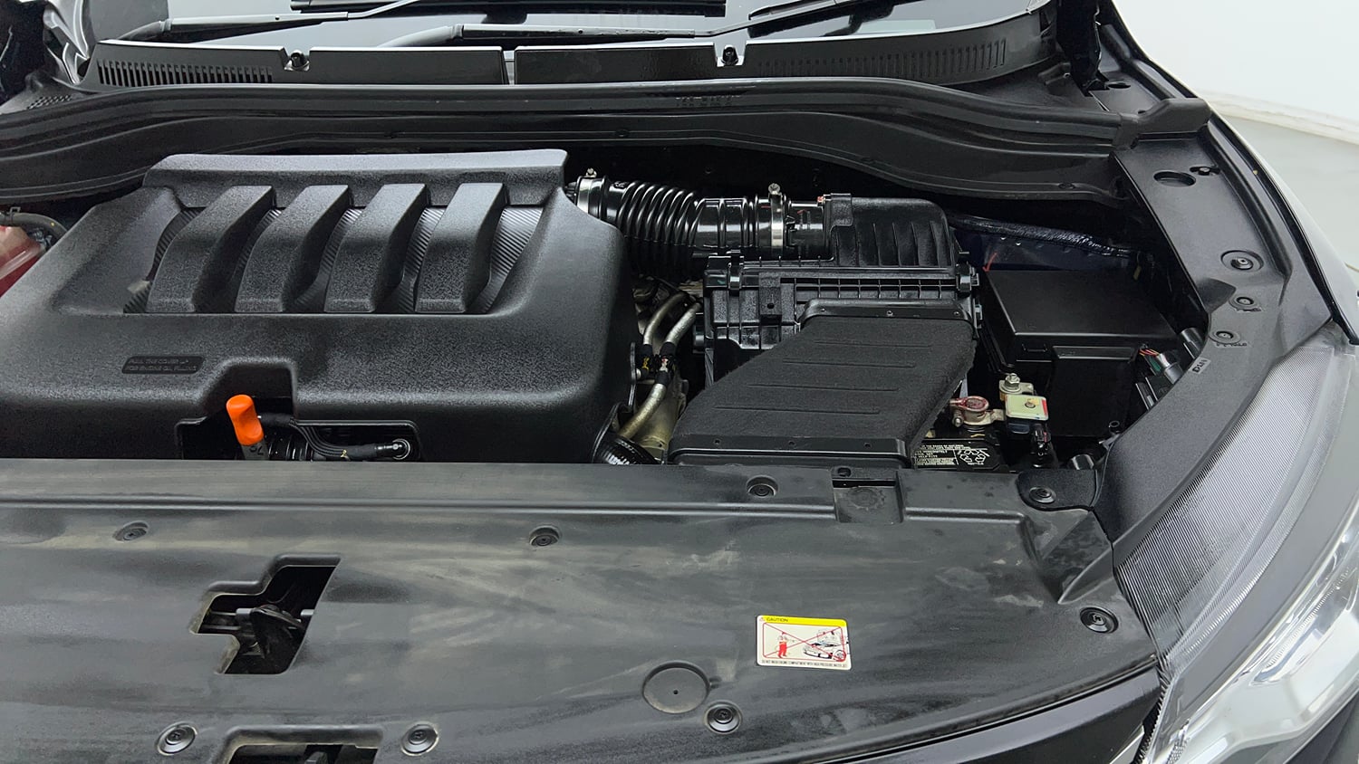 Used 2024 Mahindra XUV700 AX 7 Luxury Pack Petrol AT 7 STR Petrol Automatic engine ENGINE LEFT SIDE VIEW