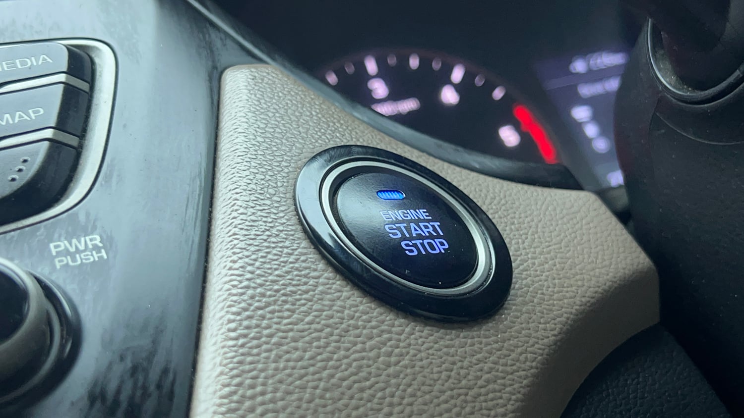 Used 2018 Hyundai Elite i20 Asta 1.4 (O) CRDi Diesel Manual top_features Keyless start