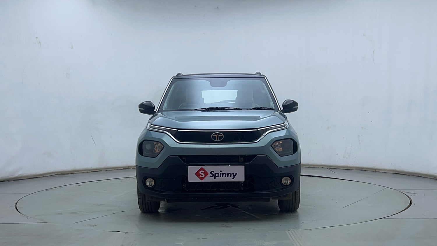 Used 2024 Tata Punch Creative Dual Tone MT Sunroof Petrol Manual exterior FRONT VIEW