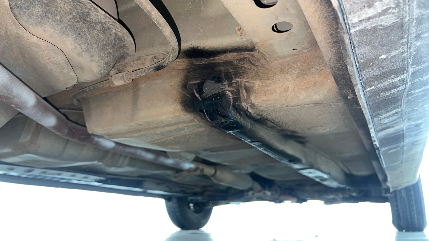 Used 2014 Hyundai i10 Magna 1.1 iRDE2 Petrol Manual extra REAR RIGHT UNDERBODY VIEW