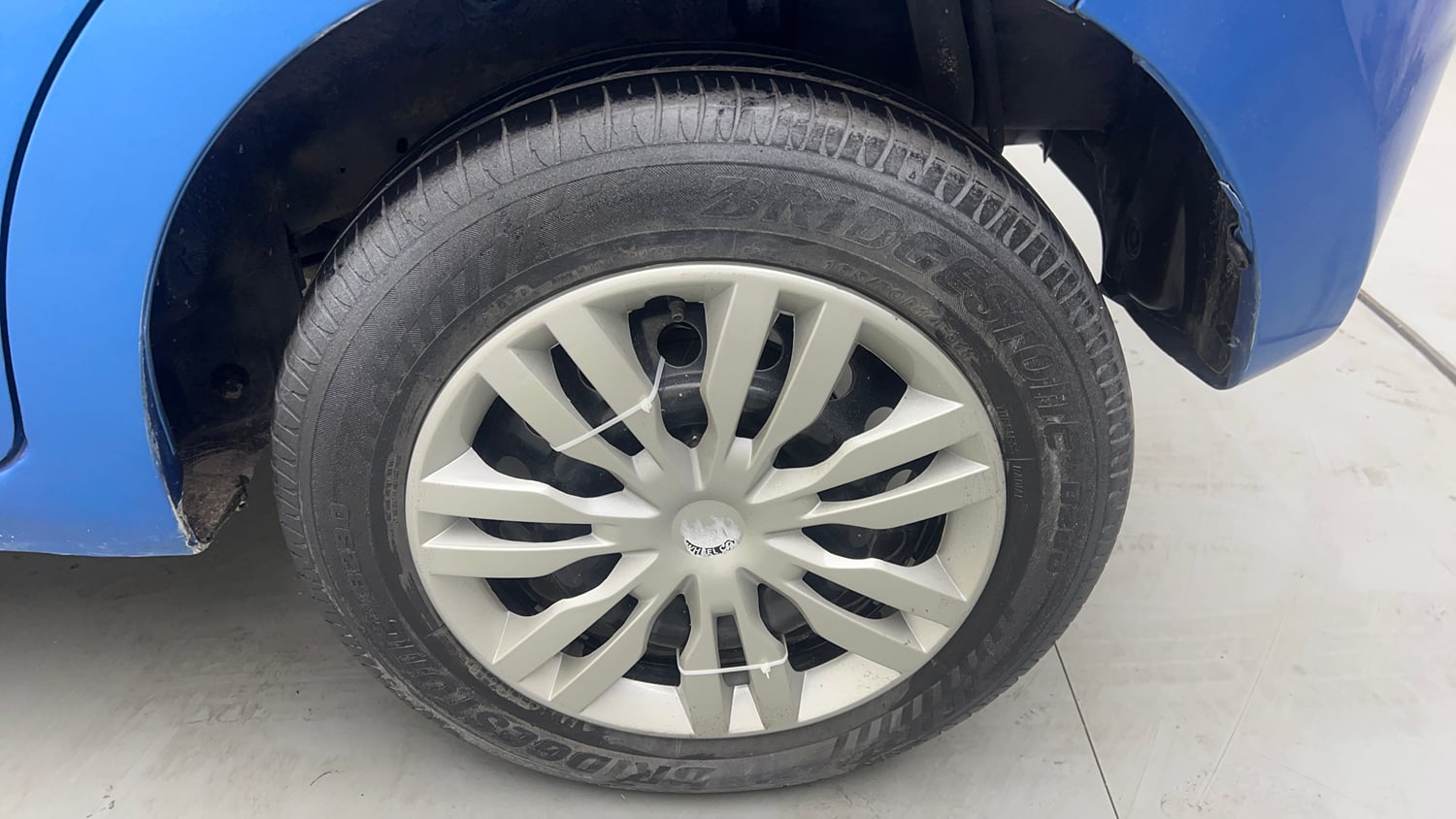 Used 2015 Maruti Suzuki Celerio VXi AMT Petrol Automatic tyres LEFT REAR TYRE RIM VIEW