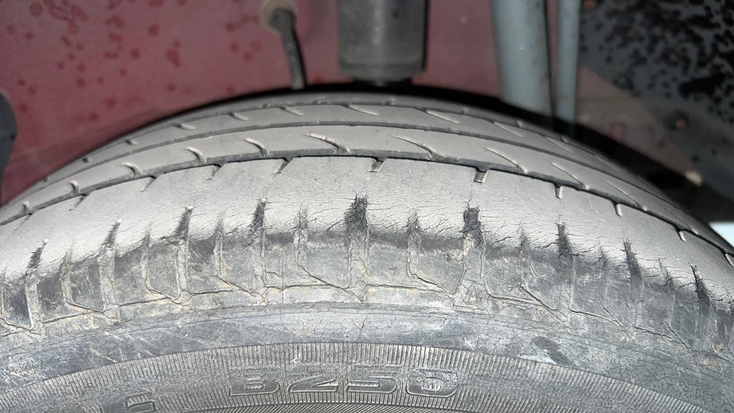 Used 2016 Tata Zest XT Petrol Petrol Manual tyres LEFT REAR TYRE TREAD VIEW
