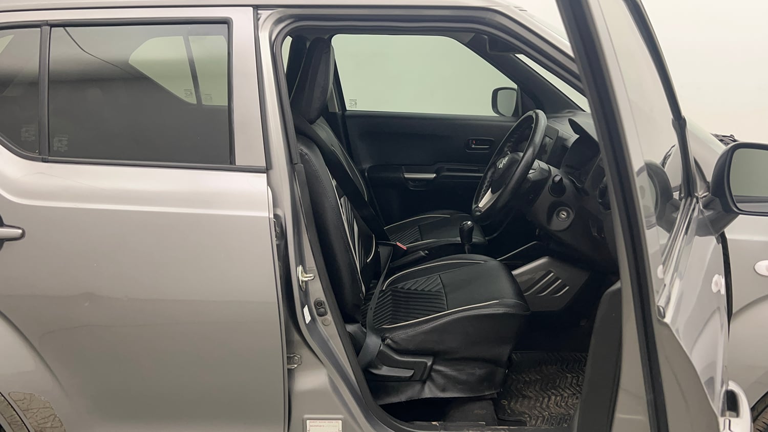 Used 2020 Maruti Suzuki Ignis Sigma 1.2 MT Petrol Manual interior RIGHT SIDE FRONT DOOR CABIN VIEW