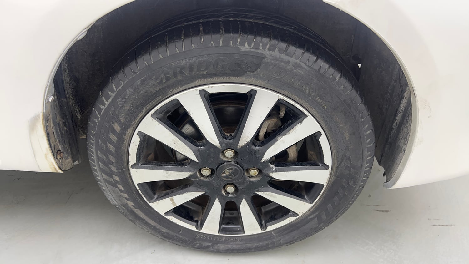 Used 2016 Toyota Etios Liva V Petrol Manual tyres RIGHT FRONT TYRE RIM VIEW