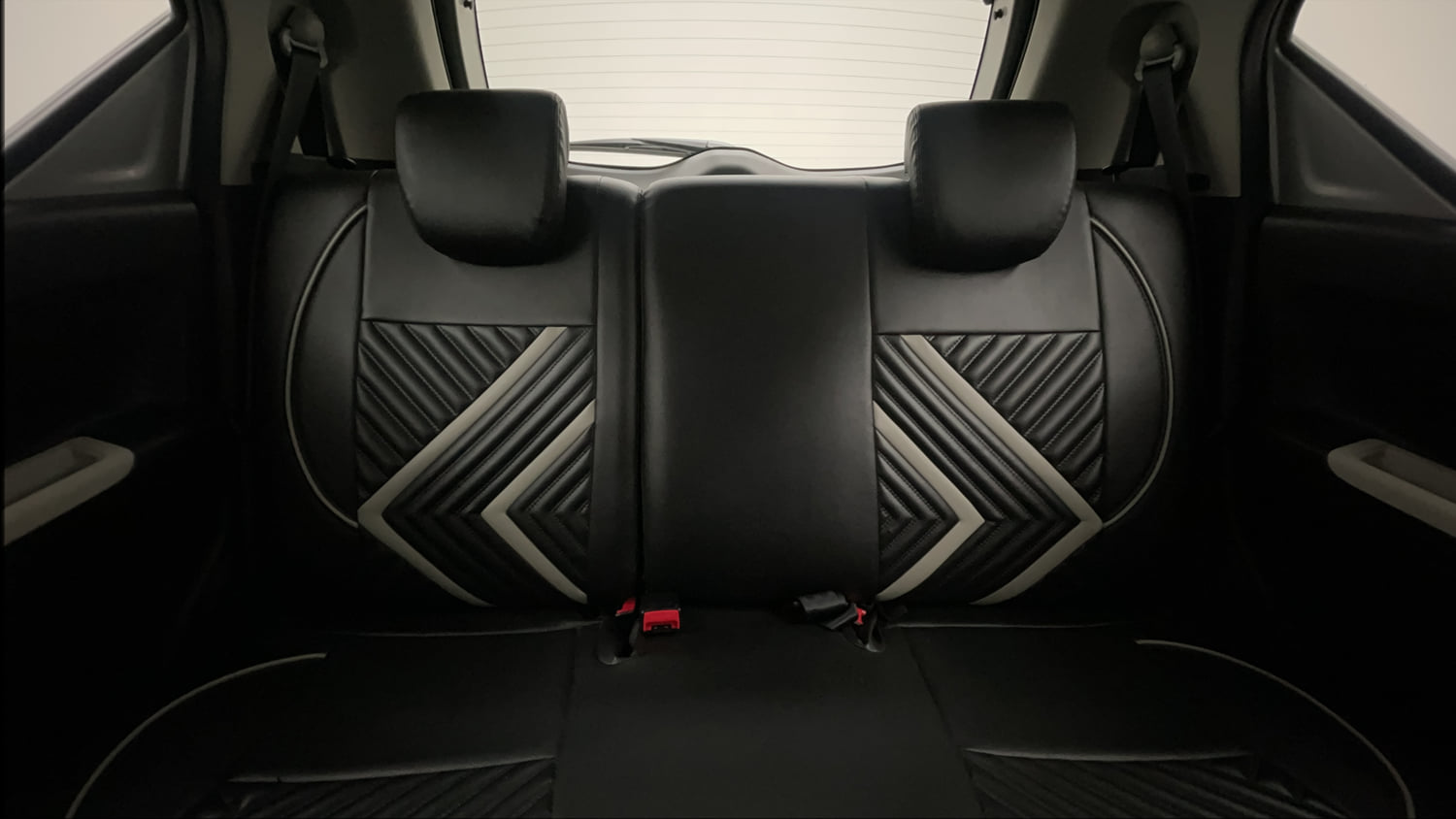 Used 2022 Maruti Suzuki Ignis Zeta 1.2 MT Petrol Manual interior REAR SEAT CONDITION VIEW