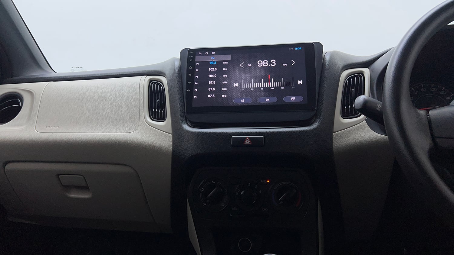 Used 2022 Maruti Suzuki Wagon R 1.0 LXi (O) 1.0 Petrol Manual interior MUSIC SYSTEM & AC CONTROL VIEW