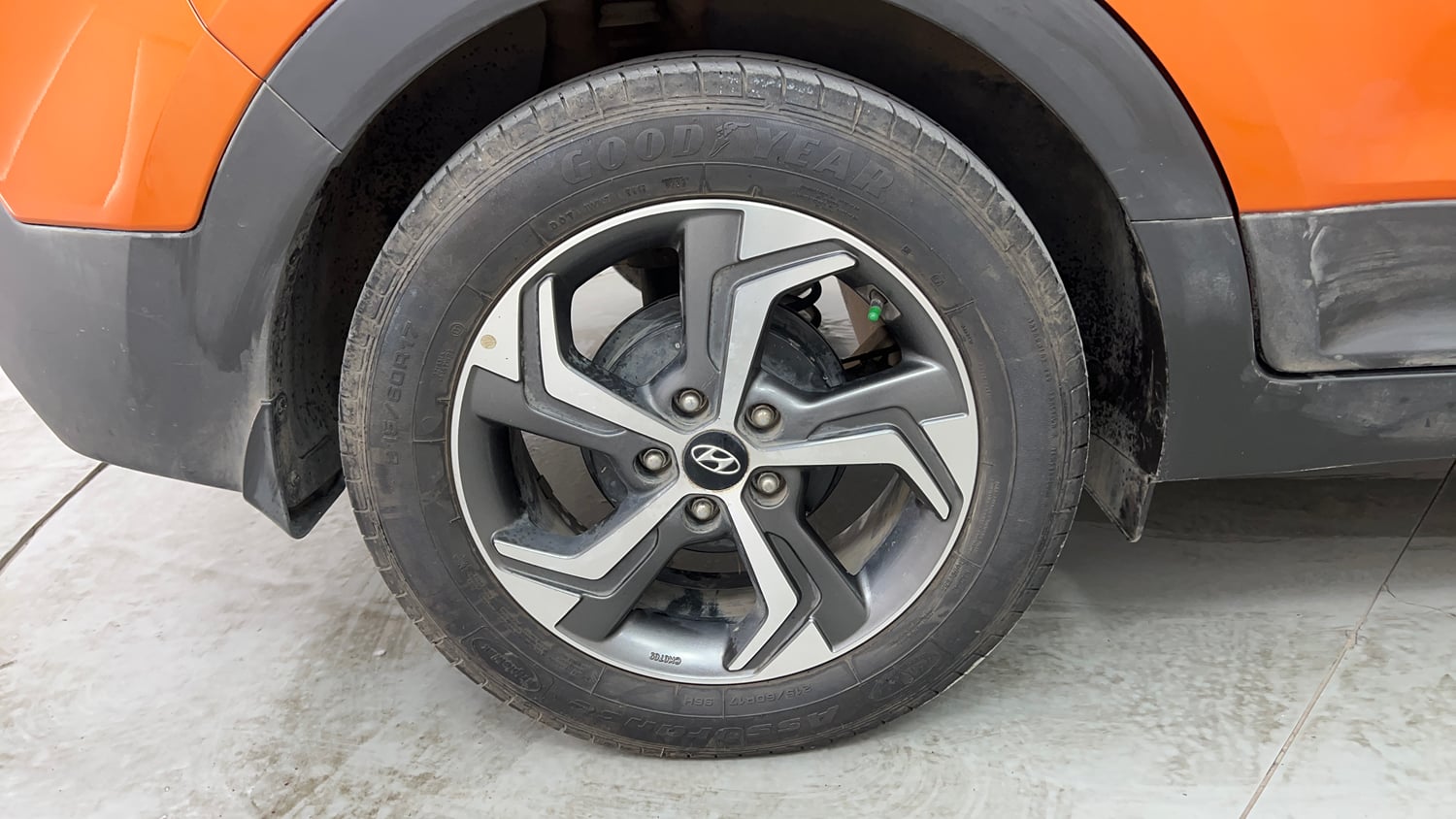 Used 2018 Hyundai Creta SX 1.6 AT Petrol Petrol Automatic tyres RIGHT REAR TYRE RIM VIEW
