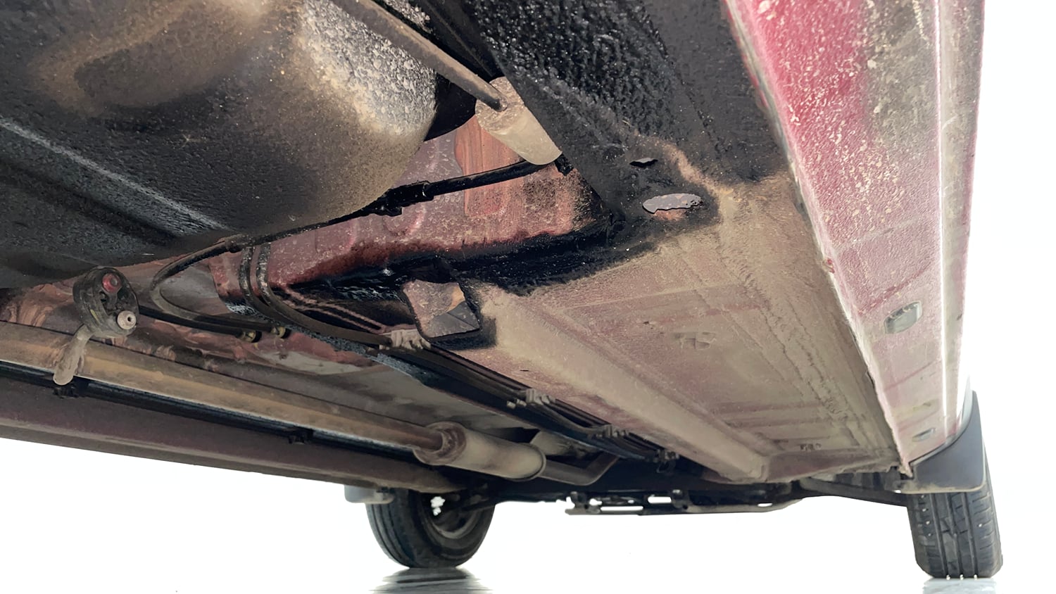 Used 2024 Renault Kwid RXT 1.0L AMT Petrol Automatic extra REAR RIGHT UNDERBODY VIEW
