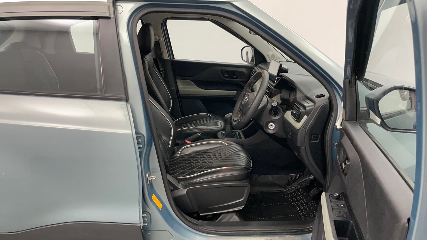 Used 2022 Tata Punch Adventure MT Petrol Manual interior RIGHT SIDE FRONT DOOR CABIN VIEW
