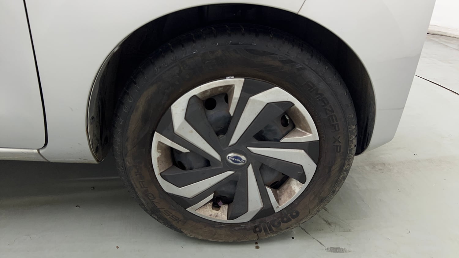 Used 2021 Datsun Redi-GO T(O) 1.0 AMT Petrol Automatic tyres RIGHT FRONT TYRE RIM VIEW