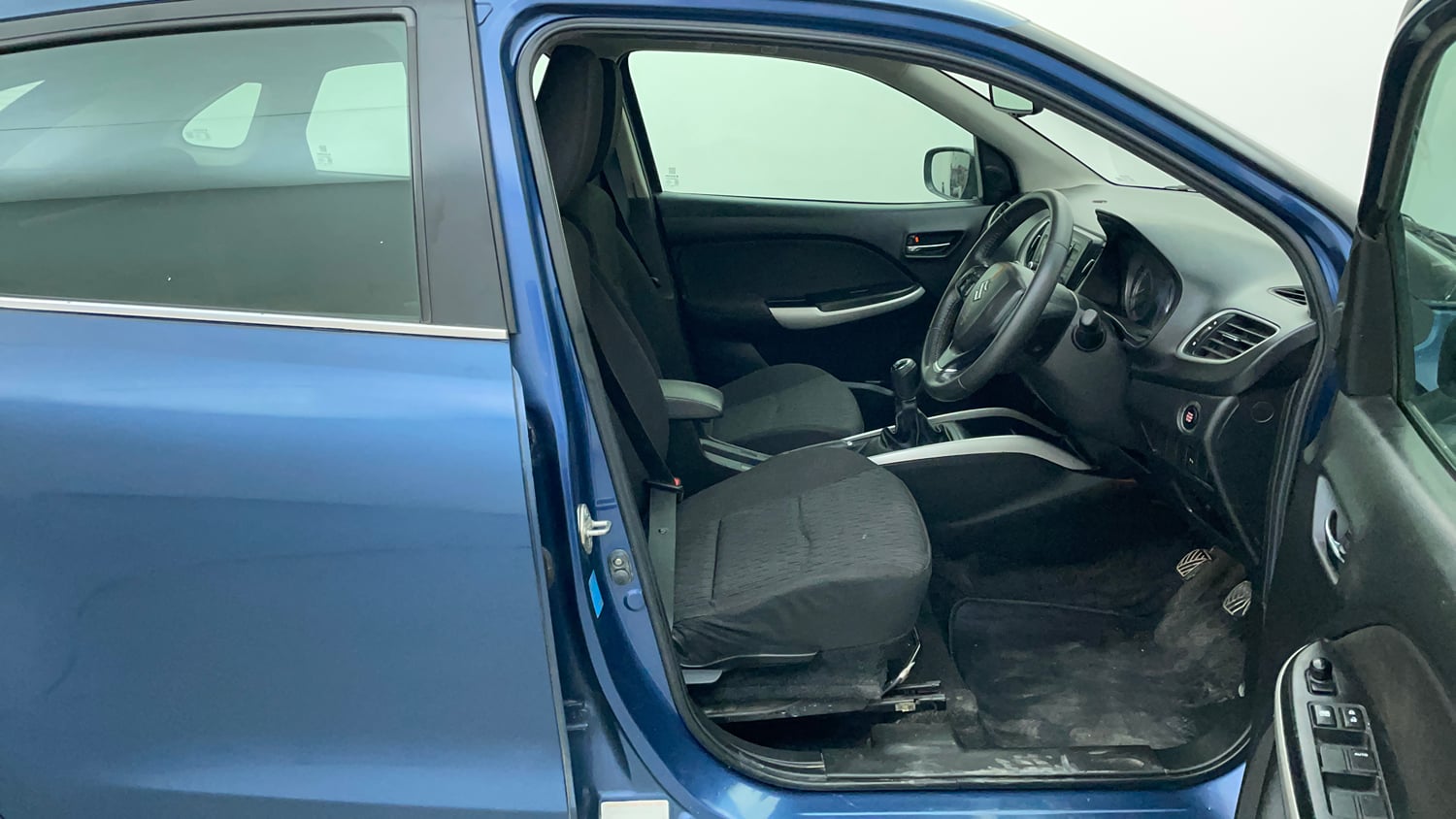 Used 2018 Maruti Suzuki Baleno Zeta 1.2 Petrol Manual interior RIGHT SIDE FRONT DOOR CABIN VIEW