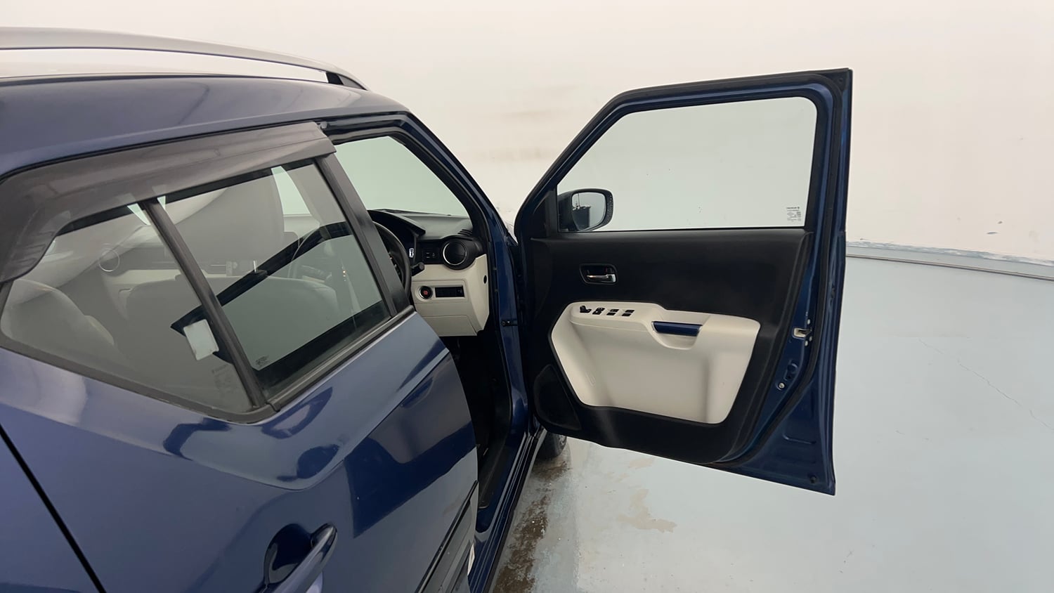 Used 2022 Maruti Suzuki Ignis Alpha 1.2 MT Petrol Manual interior RIGHT FRONT DOOR OPEN VIEW