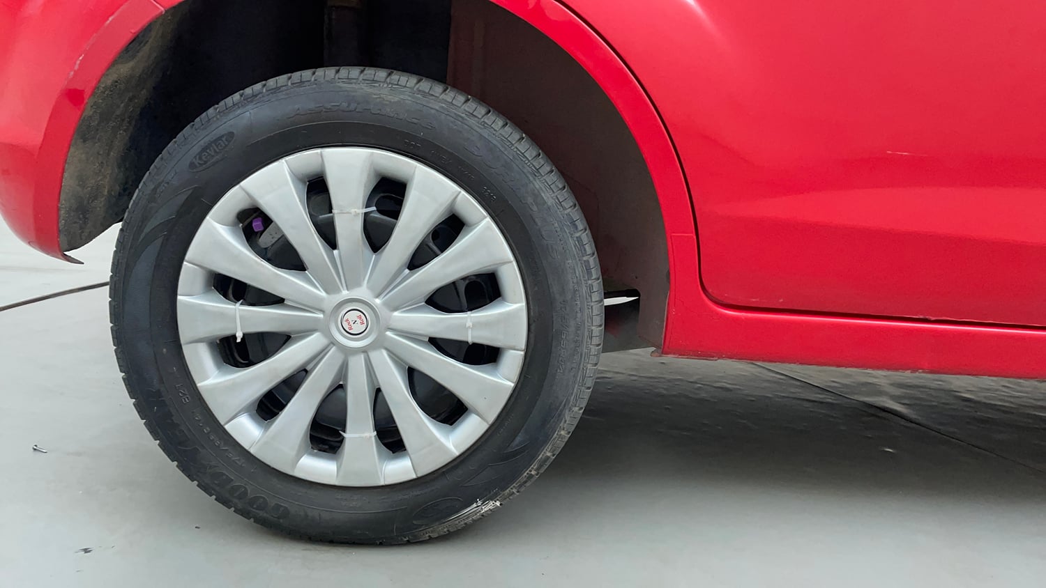 Used 2012 Ford Figo Duratorq Diesel EXI 1.4 Diesel Manual tyres RIGHT REAR TYRE RIM VIEW