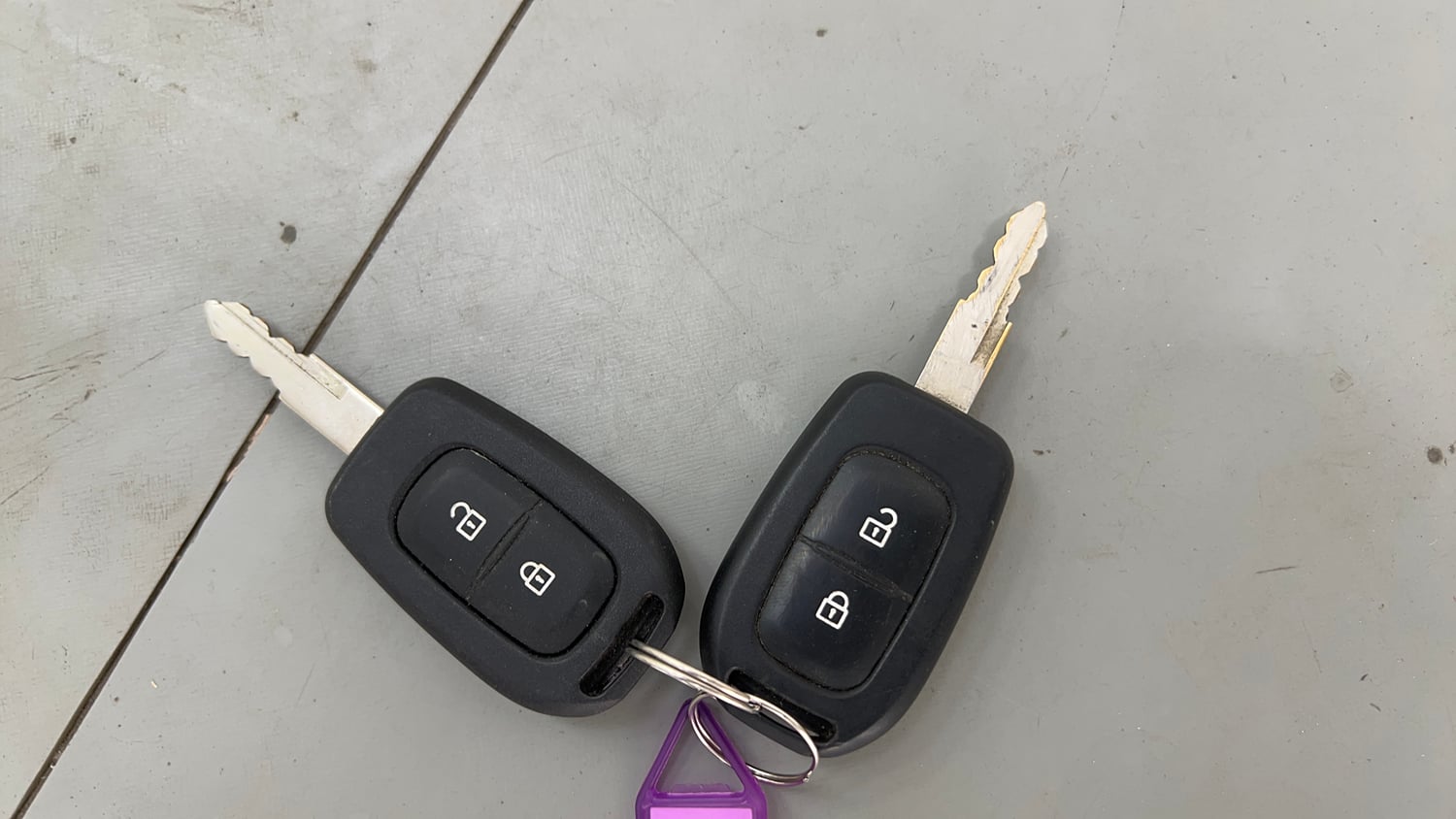Used 2016 Renault Kwid RXT Petrol Manual extra CAR KEY VIEW