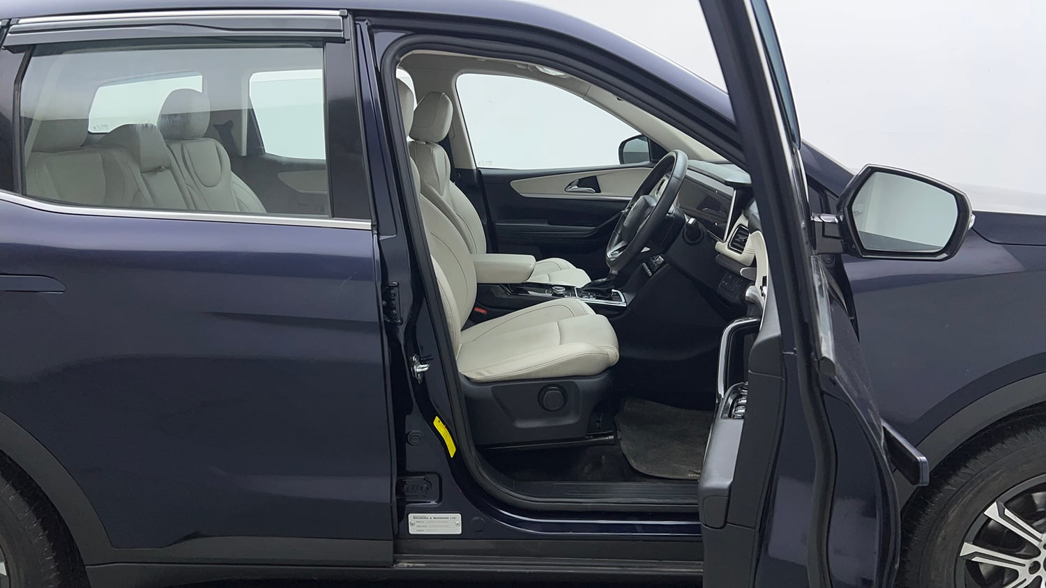 Used 2024 Mahindra XUV700 AX 7 Luxury Pack Petrol AT 7 STR Petrol Automatic interior RIGHT SIDE FRONT DOOR CABIN VIEW