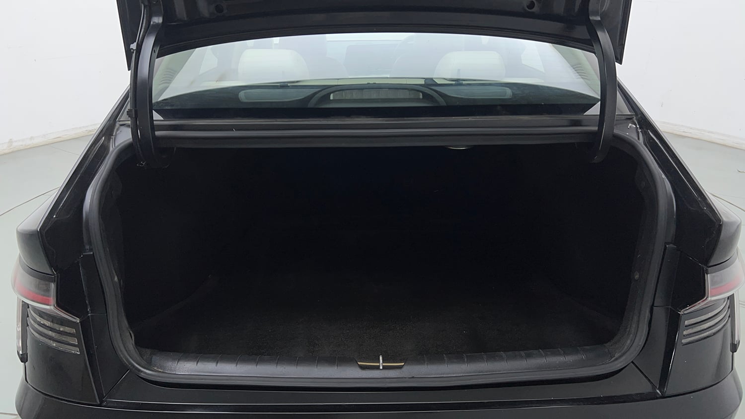Used 2023 Hyundai Verna SX (O) 1.5 Petrol IVT Petrol Automatic interior DICKY INSIDE VIEW