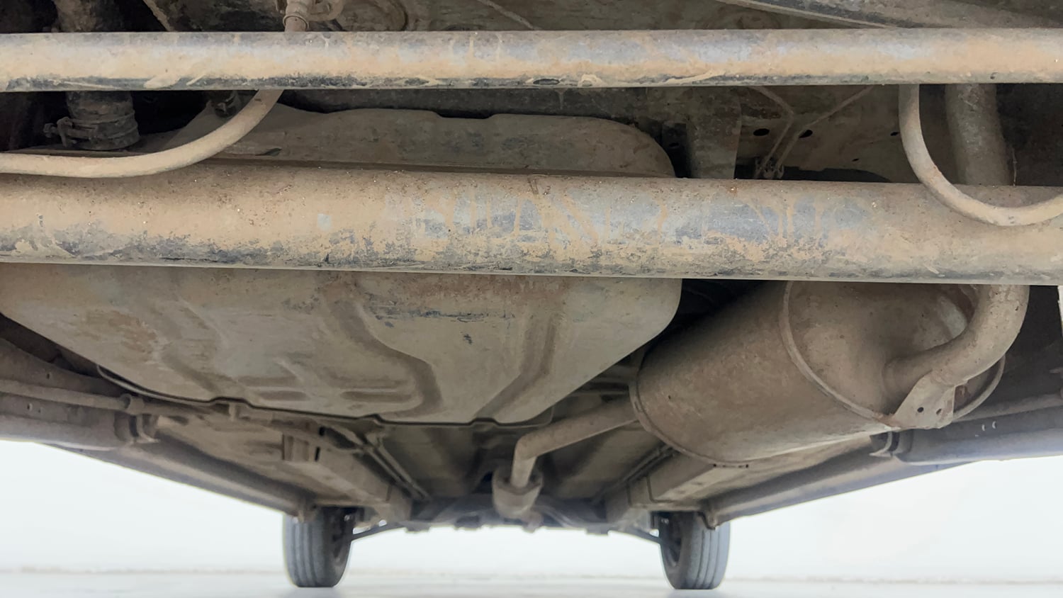 Used 2014 Maruti Suzuki Wagon R 1.0 VXI Petrol + CNG (Outside Fitted) Cng Manual extra REAR UNDERBODY VIEW (TAKEN FROM REAR)