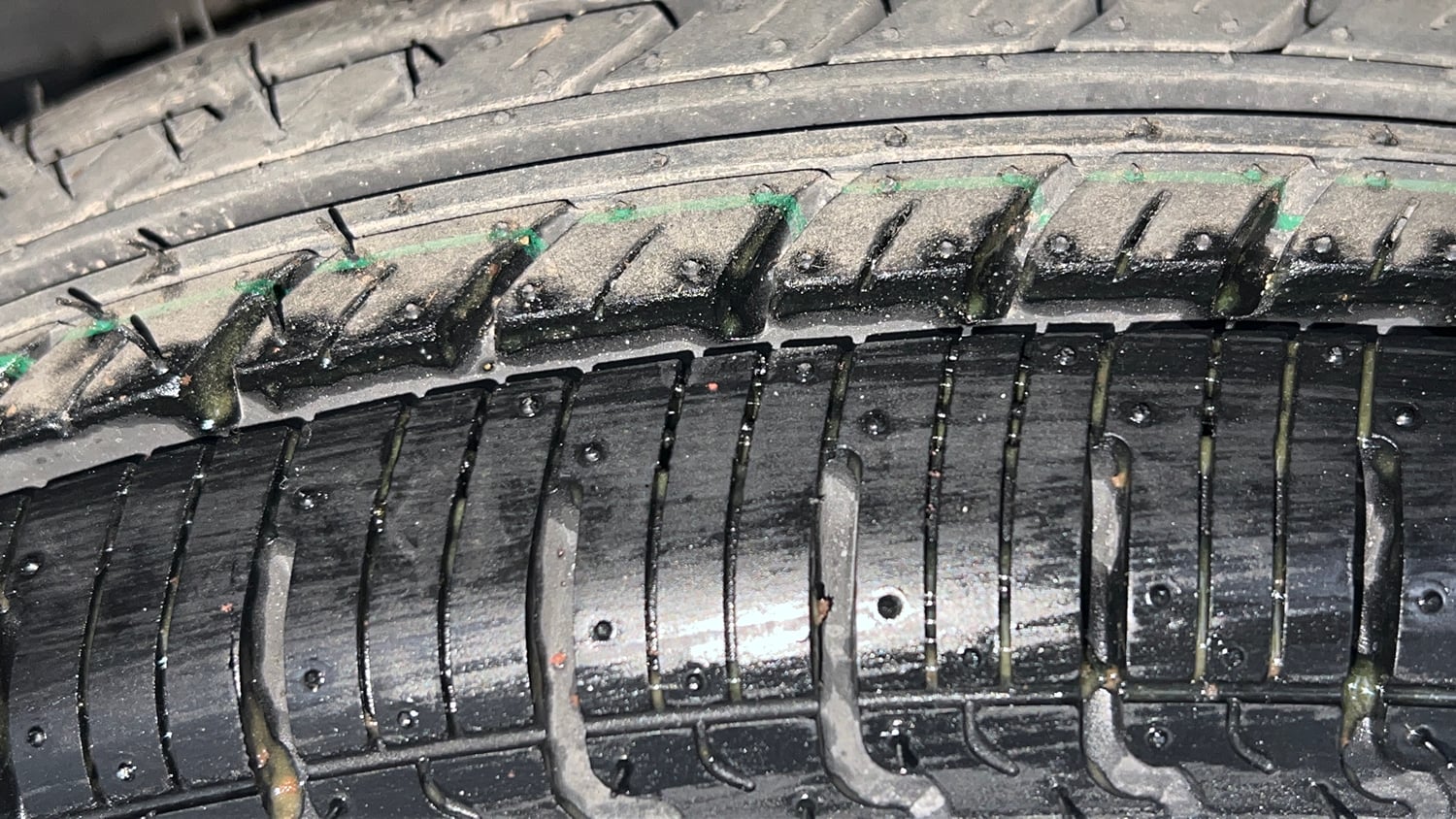 Used 2017 Renault Kwid 1.0 RXT Opt Petrol Manual tyres LEFT REAR TYRE TREAD VIEW