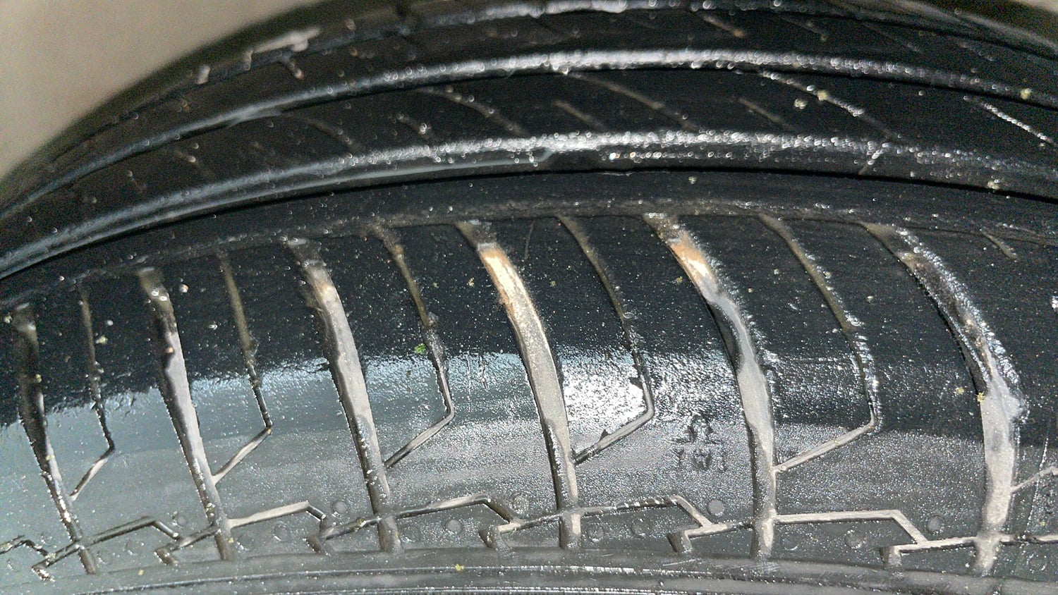 Used 2018 Maruti Suzuki Dzire VDi AMT Diesel Automatic tyres RIGHT FRONT TYRE TREAD VIEW