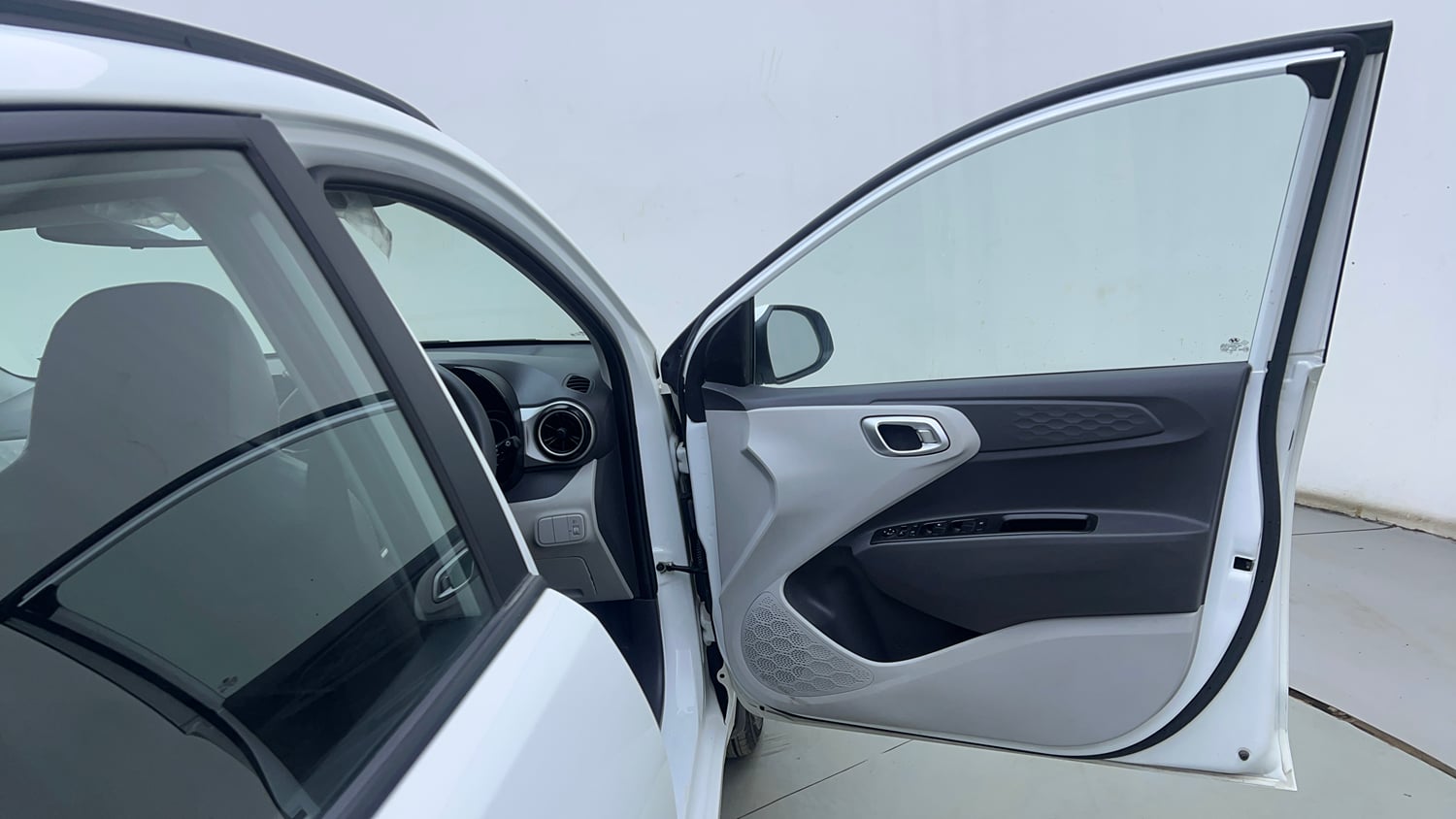Used 2022 Hyundai Grand i10 Nios Sportz 1.2 Kappa VTVT Petrol Manual interior RIGHT FRONT DOOR OPEN VIEW
