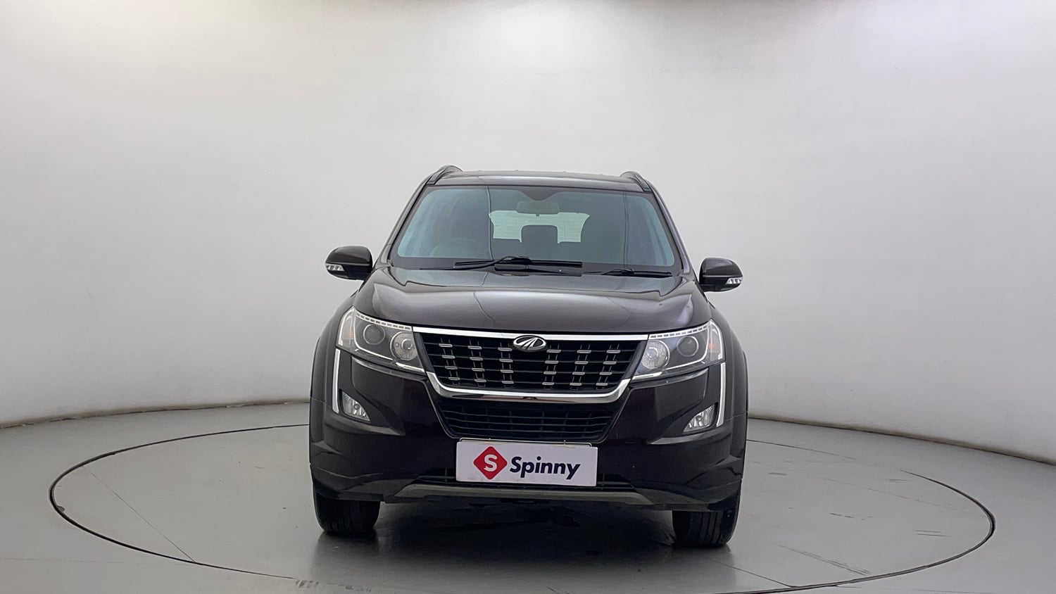 Used 2019 Mahindra XUV500 W7 Diesel Manual exterior FRONT VIEW