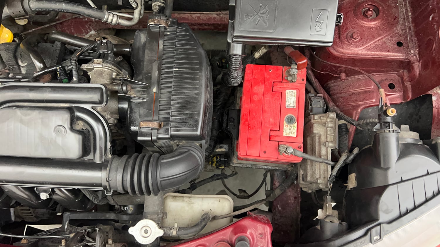 Used 2018 Renault Kwid 1.0 RXT AMT Opt Petrol Automatic engine ENGINE LEFT SIDE VIEW