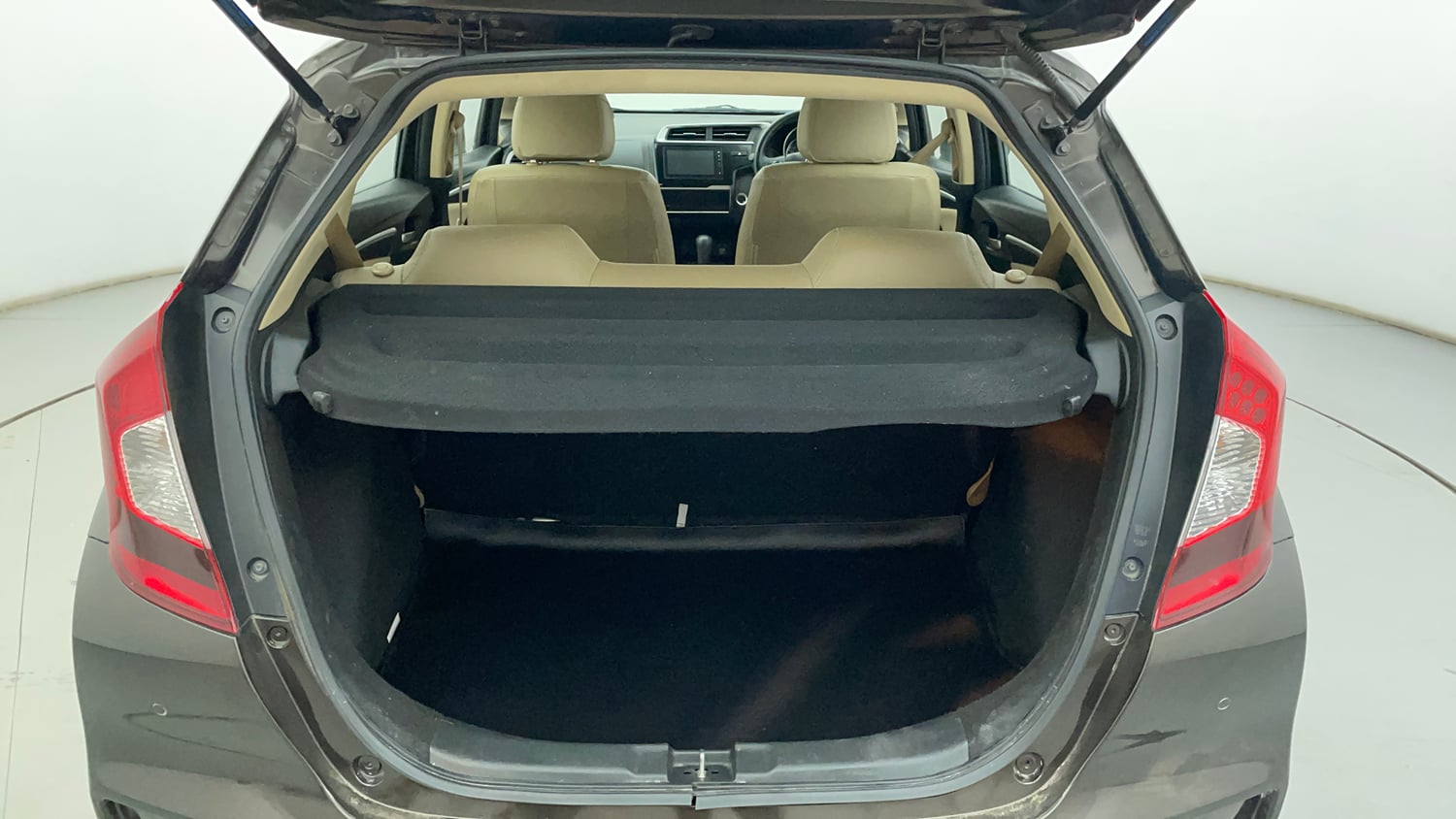 Used 2020 Honda Jazz ZX CVT Petrol Automatic interior DICKY INSIDE VIEW