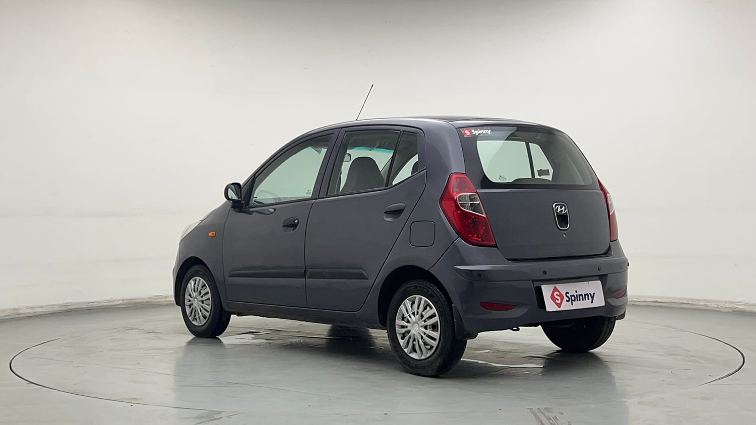 Used 2014 Hyundai i10 Magna 1.1 iRDE2 Petrol Manual exterior LEFT REAR CORNER VIEW