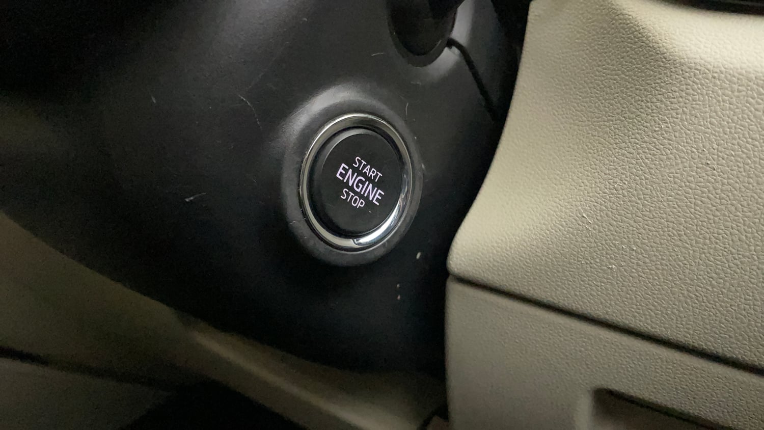 Used 2022 Skoda Slavia Style 1.0L TSI AT Petrol Automatic top_features Keyless start