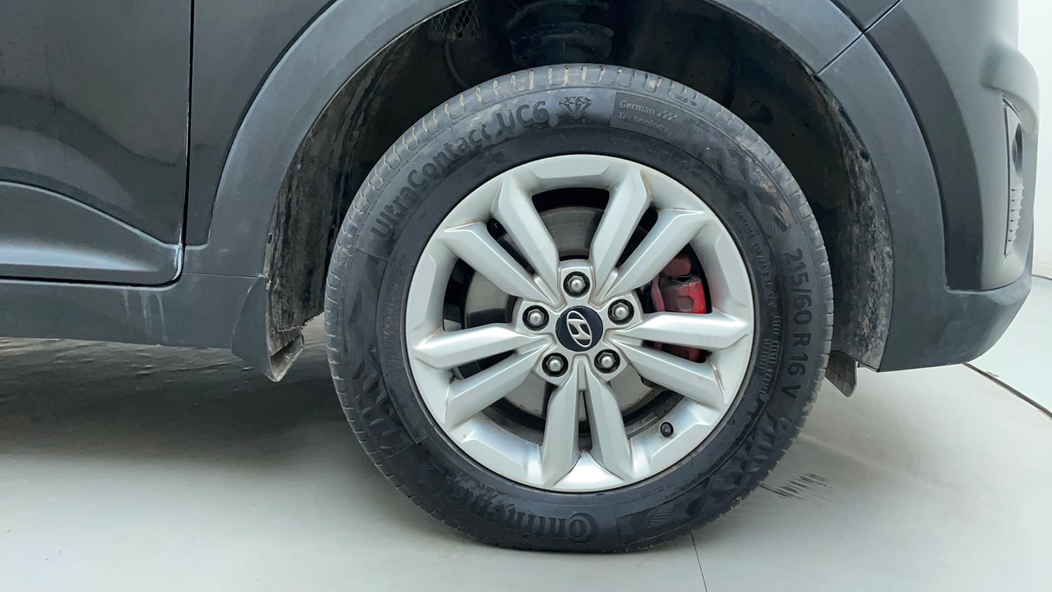 Used 2018 Hyundai Creta 1.6 E+ VTVT Petrol + CNG (Outside Fitted) Cng Manual tyres RIGHT FRONT TYRE RIM VIEW