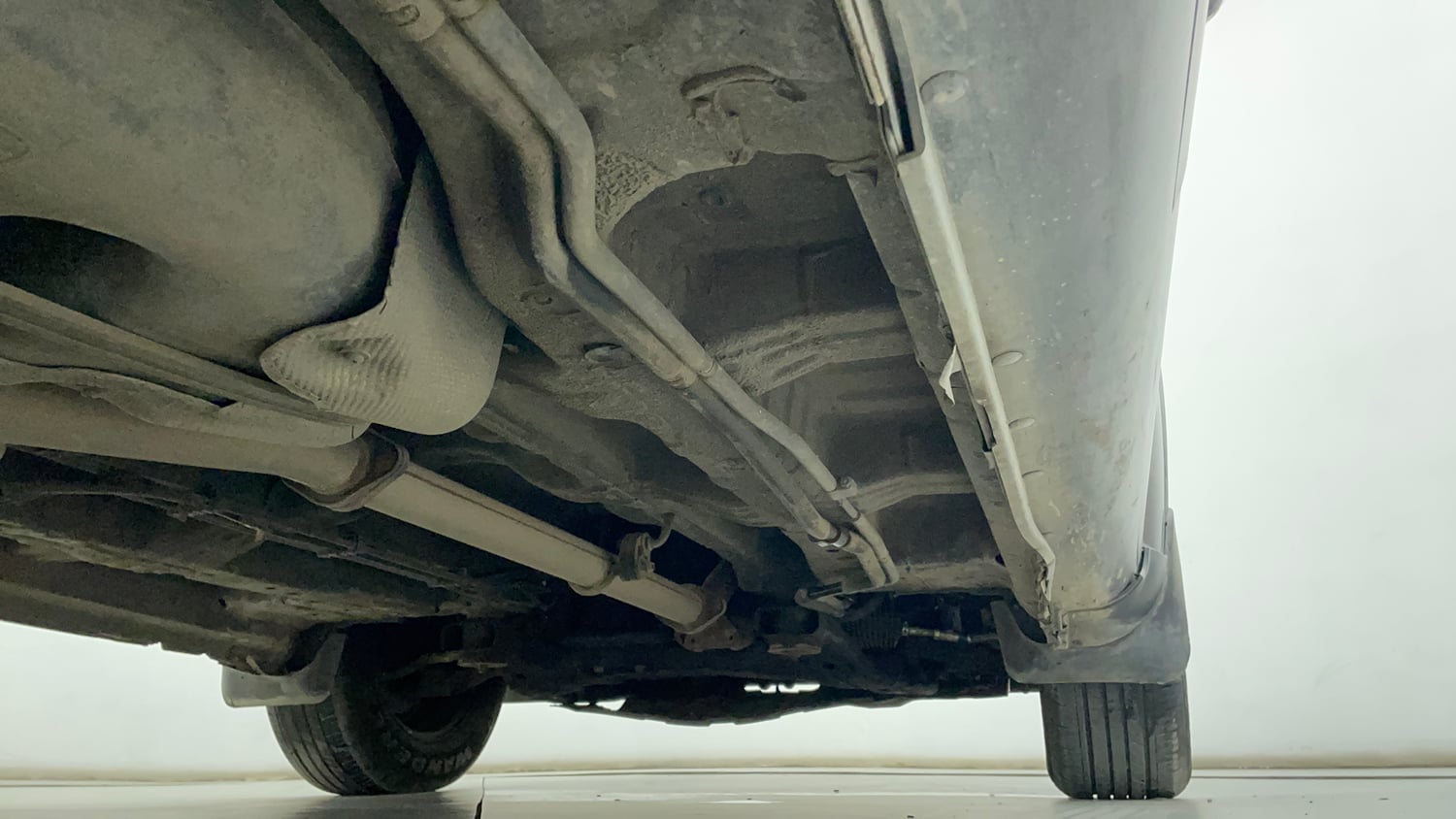 Used 2019 Mahindra XUV500 W7 Diesel Manual extra REAR RIGHT UNDERBODY VIEW
