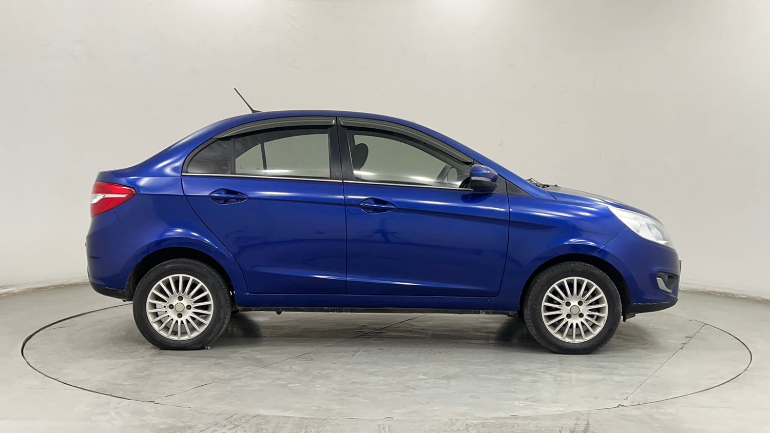 Used 2014 Tata Zest XM Petrol Petrol Manual exterior RIGHT SIDE VIEW