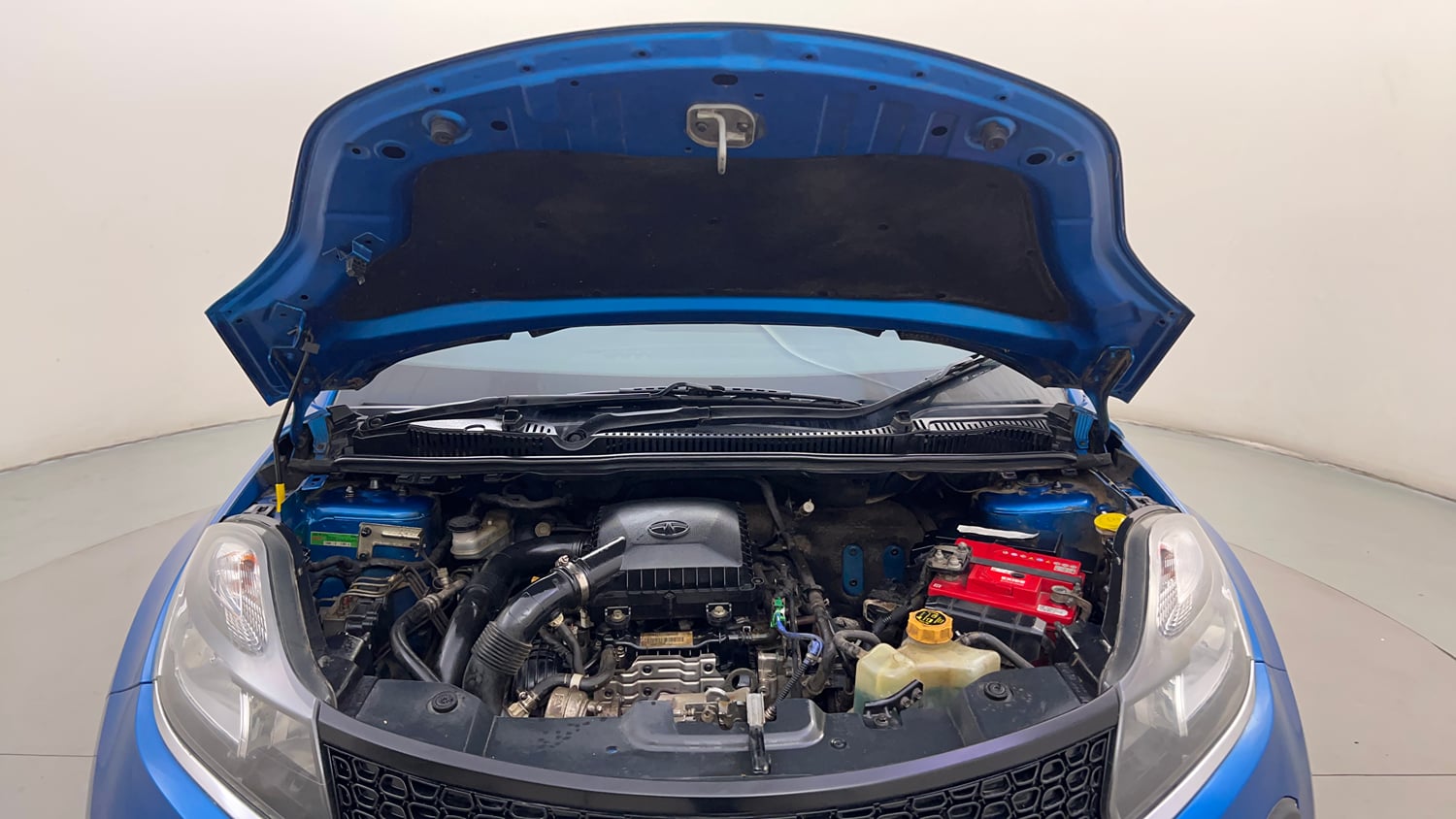 Used 2019 Tata Nexon XMA Petrol Petrol Automatic engine ENGINE & BONNET OPEN FRONT VIEW