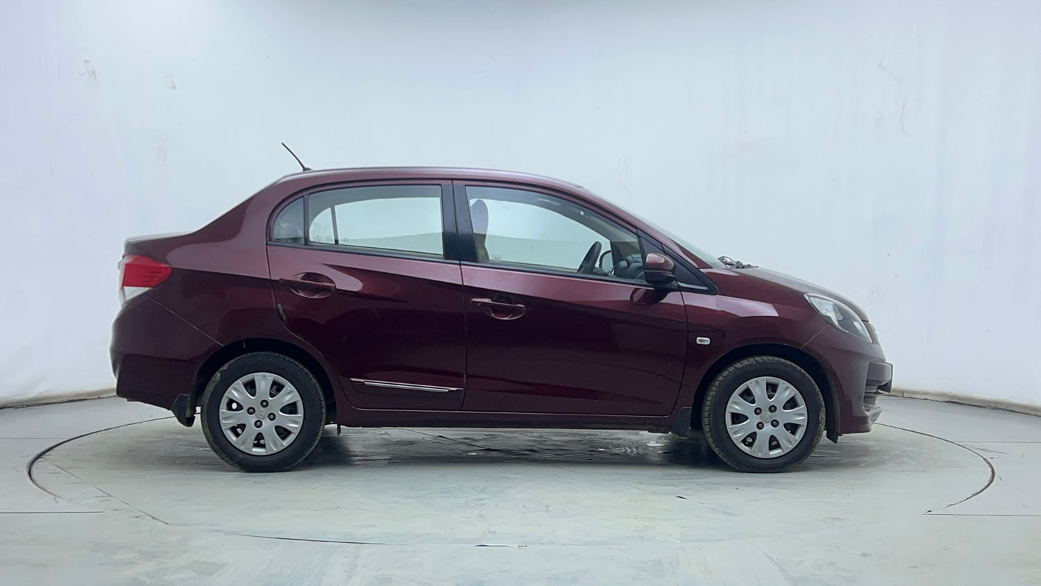 Used 2015 Honda Amaze 1.2 S i-VTEC Petrol Manual exterior RIGHT SIDE VIEW