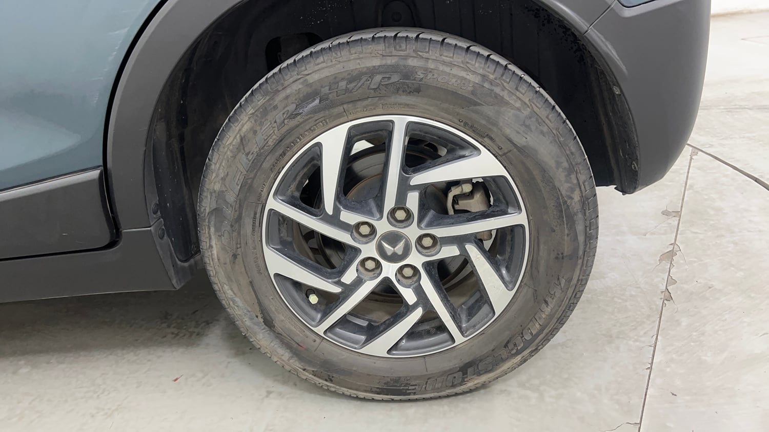 Used 2023 Mahindra XUV 300 W8 (O) 1.2 Petrol AMT Petrol Automatic tyres LEFT REAR TYRE RIM VIEW