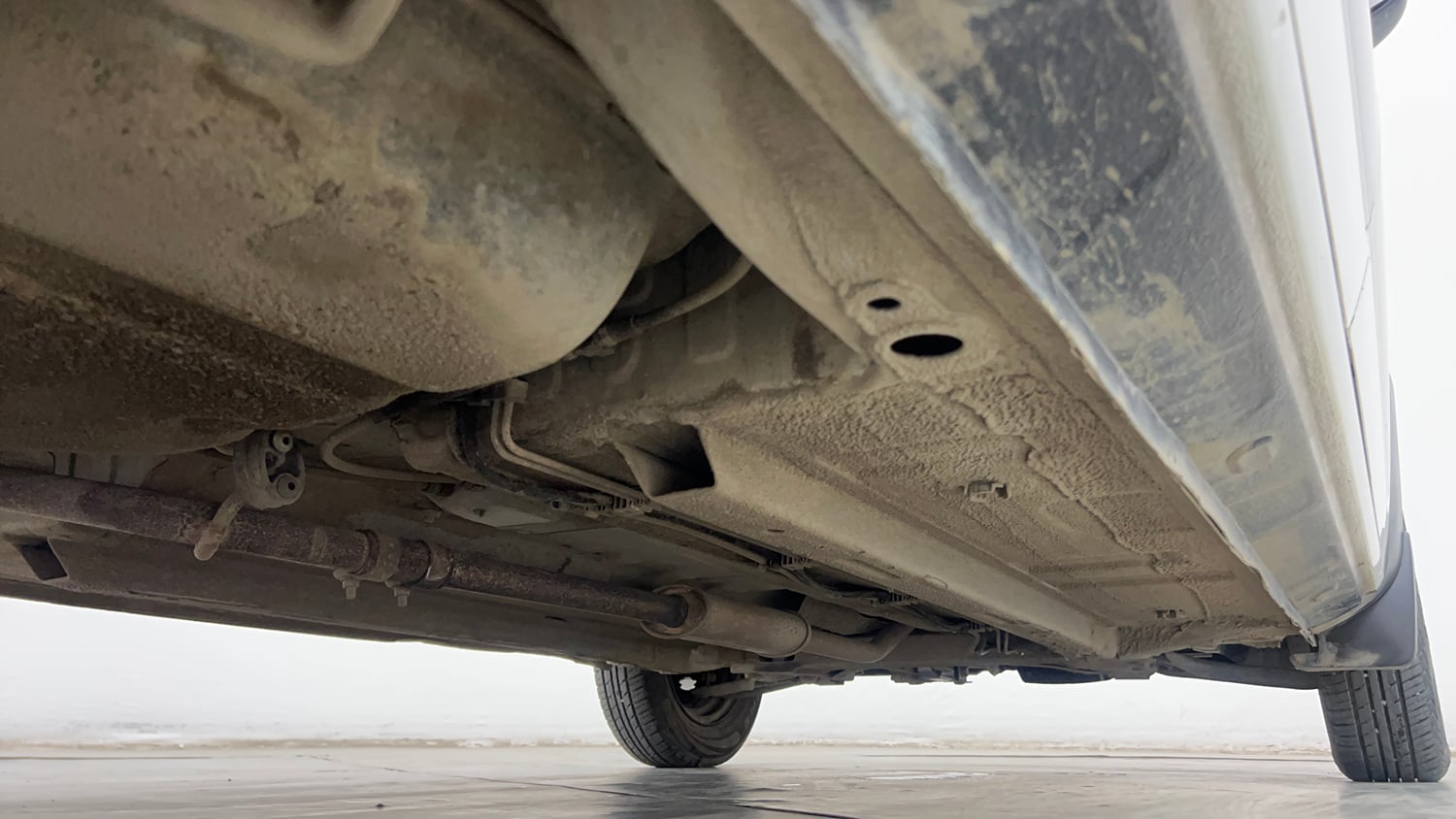 Used 2016 Renault Kwid RXT Petrol Manual extra REAR RIGHT UNDERBODY VIEW