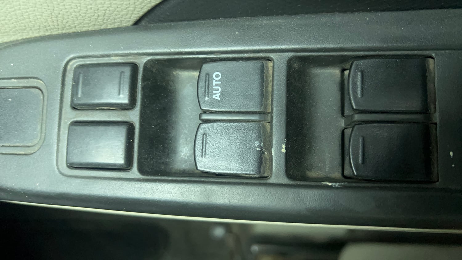 Used 2015 Maruti Suzuki Celerio VXi AMT Petrol Automatic top_features Power windows