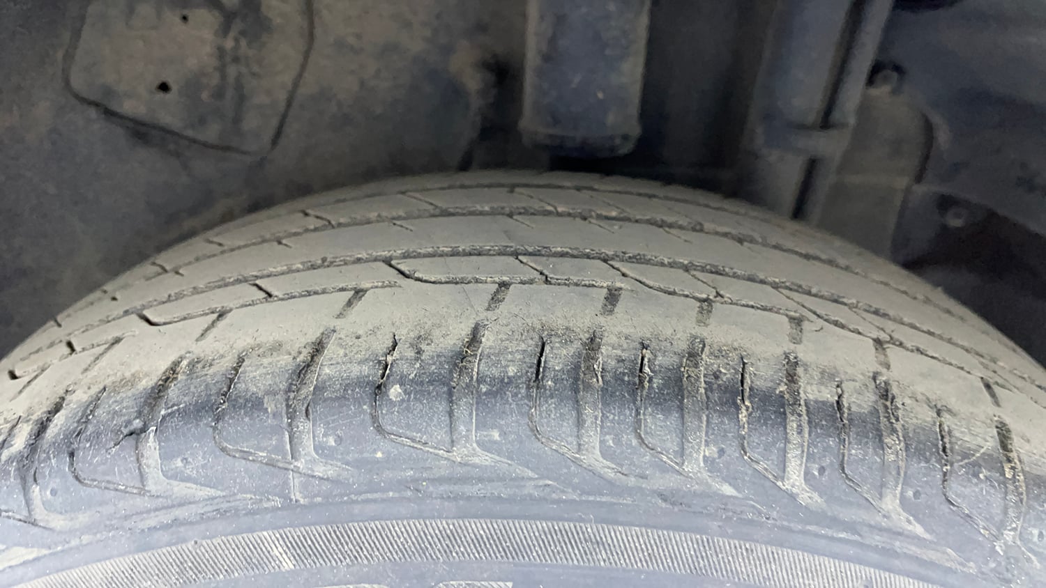 Used 2020 Tata Nexon XZA Plus (O) Petrol Automatic tyres LEFT REAR TYRE TREAD VIEW