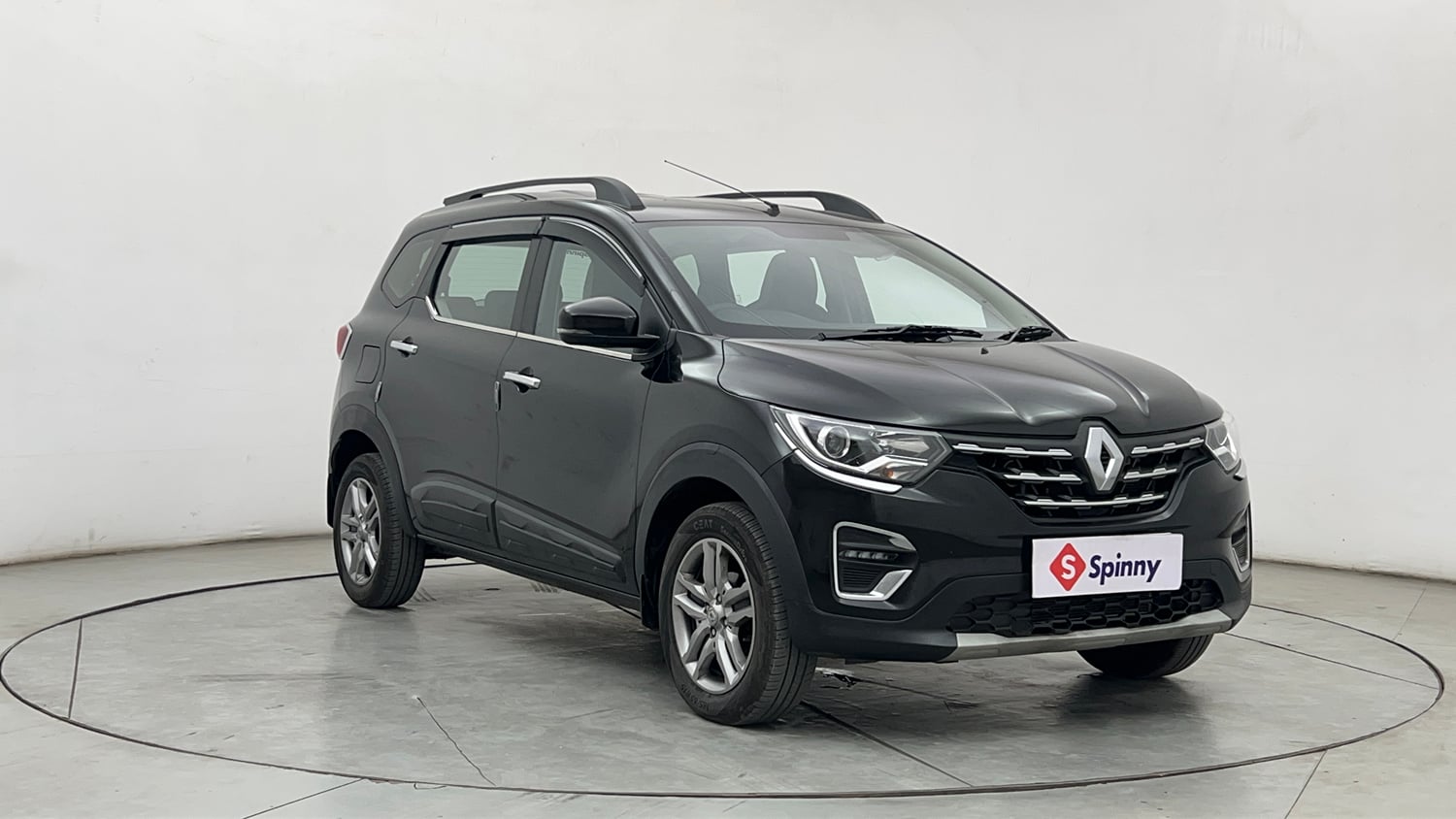 Used 2024 Renault Triber RXZ Petrol Manual exterior RIGHT FRONT CORNER VIEW