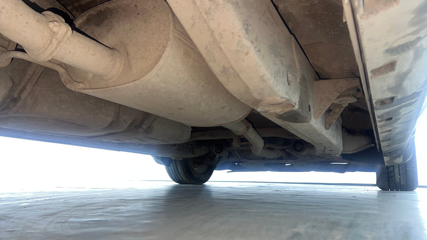 Used 2019 Mahindra Marazzo M6 7 STR Diesel Manual extra REAR RIGHT UNDERBODY VIEW