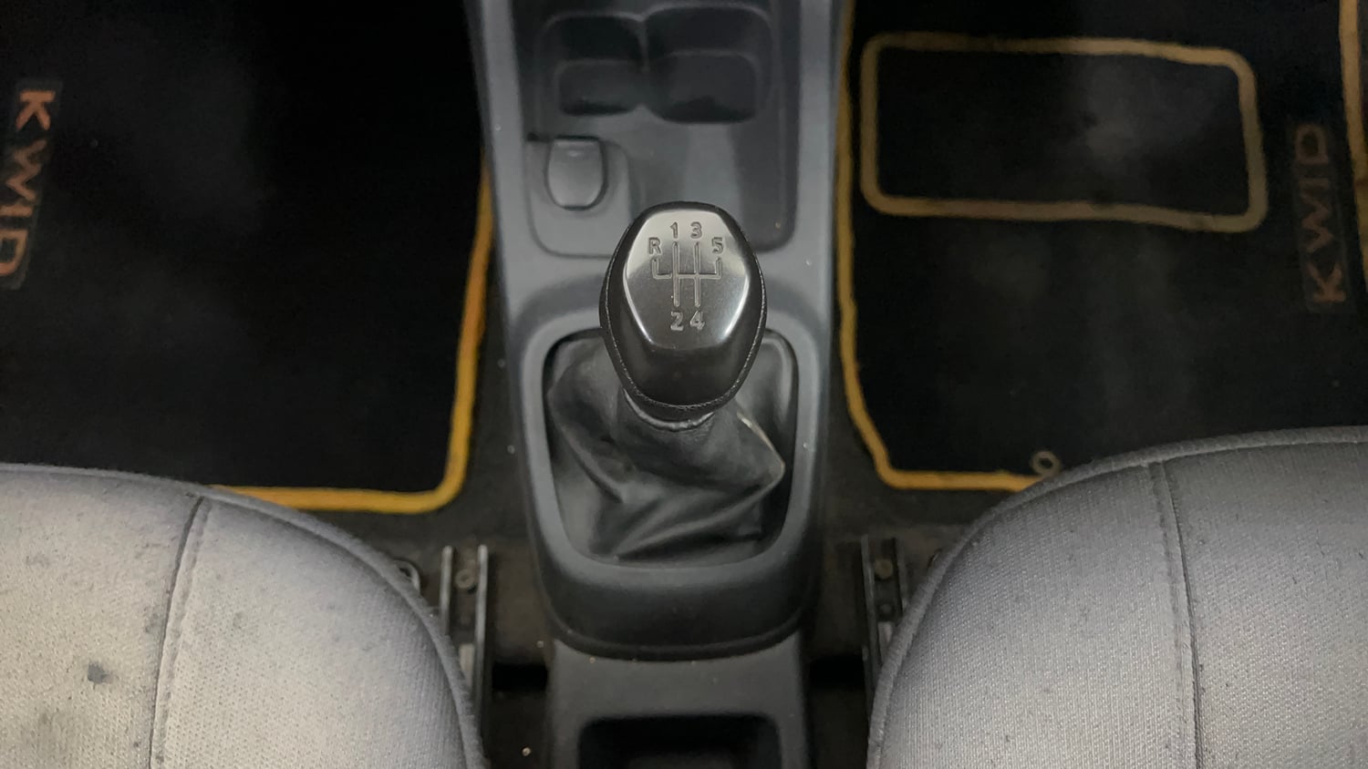 Used 2016 Renault Kwid RXT Petrol Manual interior GEAR  KNOB VIEW
