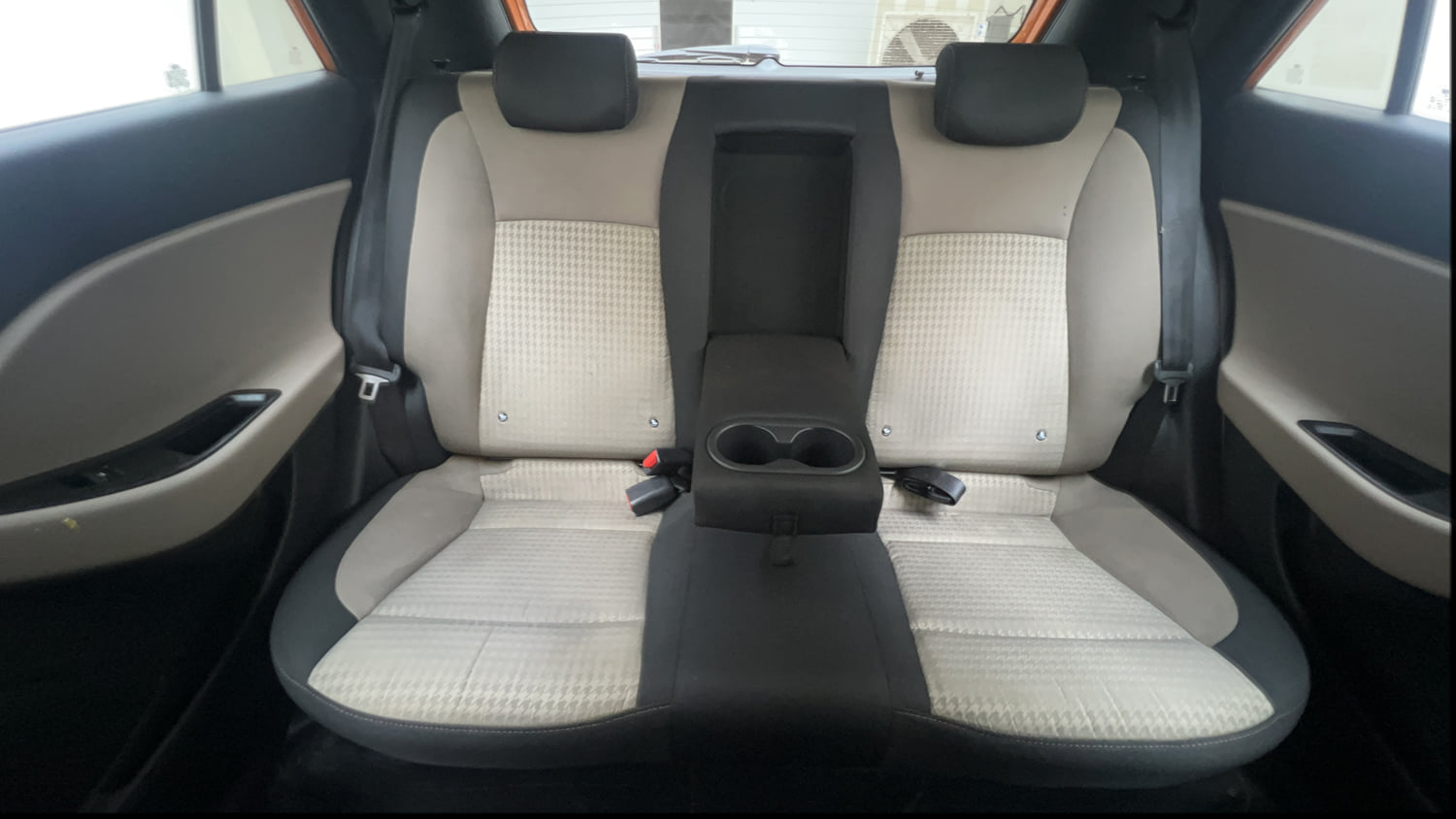 Used 2018 Hyundai Elite i20 Asta 1.4 (O) CRDi Diesel Manual interior REAR SEAT CONDITION VIEW