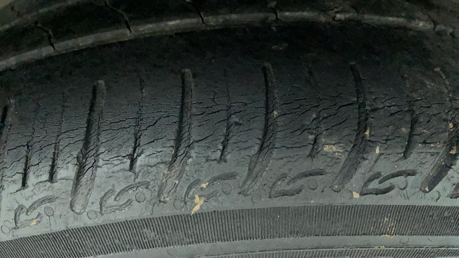 Used 2018 Tata Tiago Revotron XZ Petrol Manual tyres RIGHT REAR TYRE TREAD VIEW