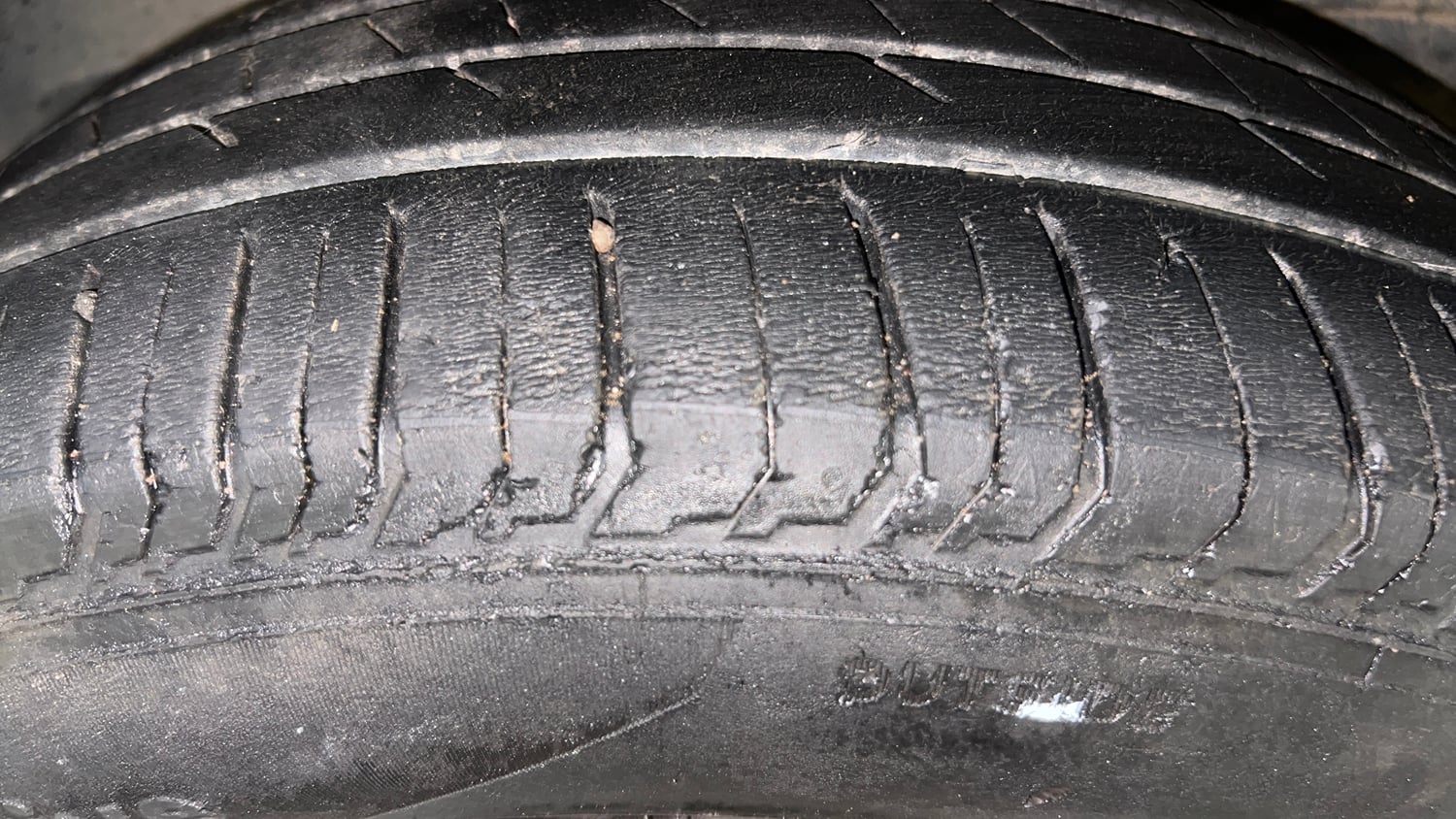 Used 2022 Tata Punch Accomplished AMT Petrol Automatic tyres RIGHT REAR TYRE TREAD VIEW